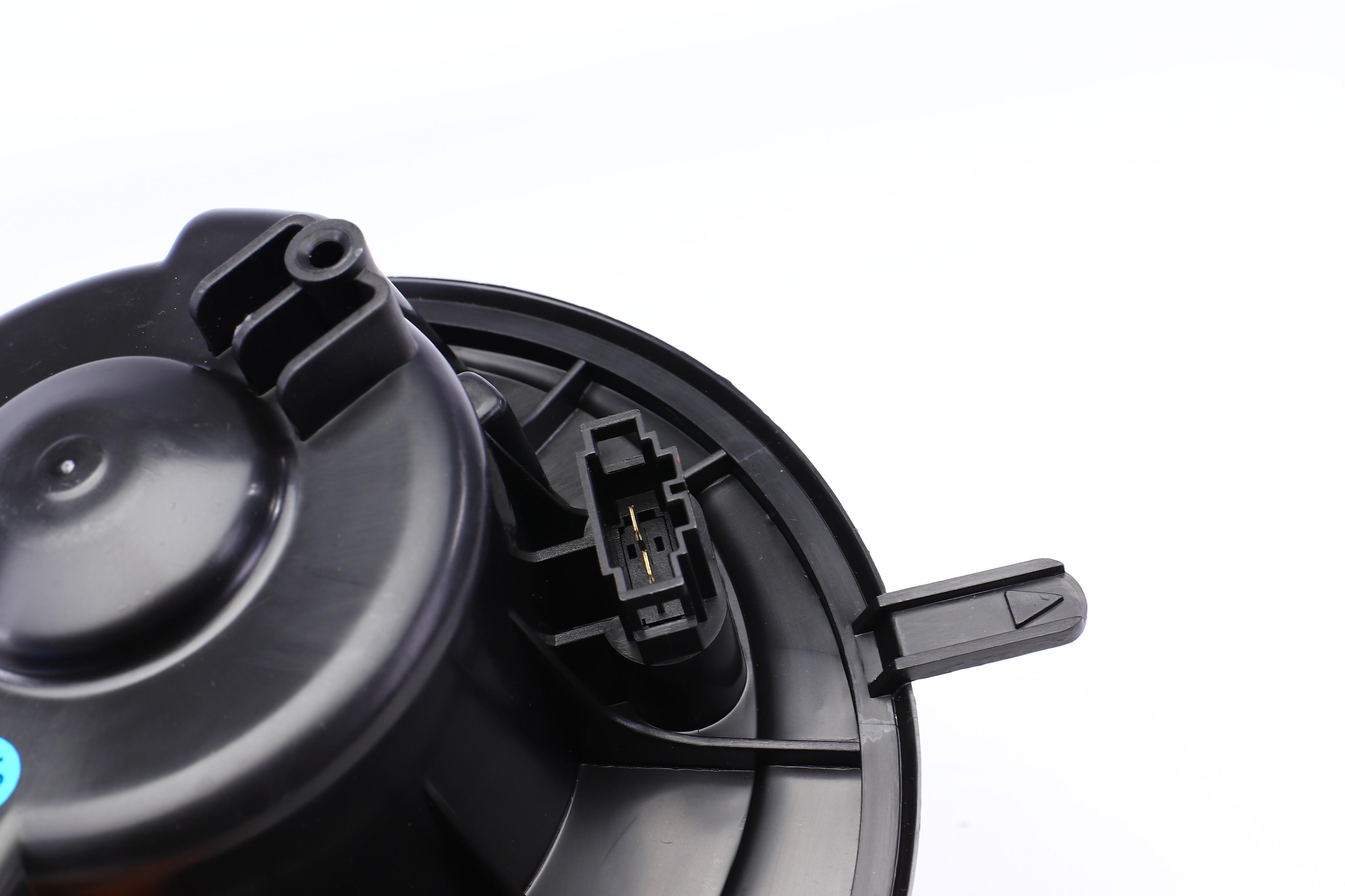 Моторчик печки VW Caddy 03-