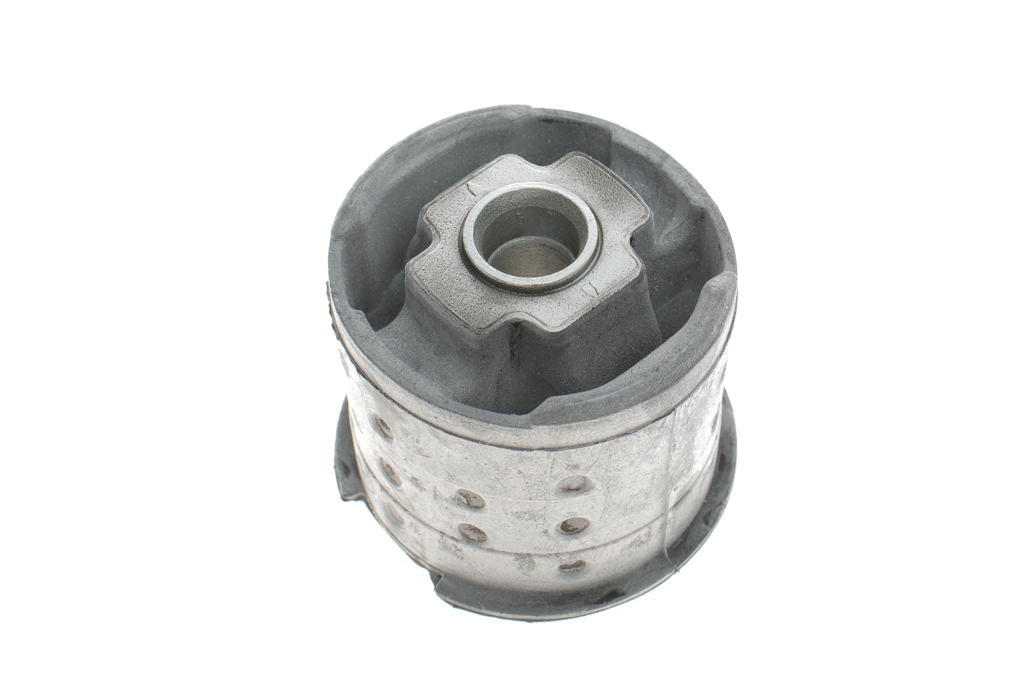 Сайлентблок балки (задней) BMW X5 (E53) 00-06