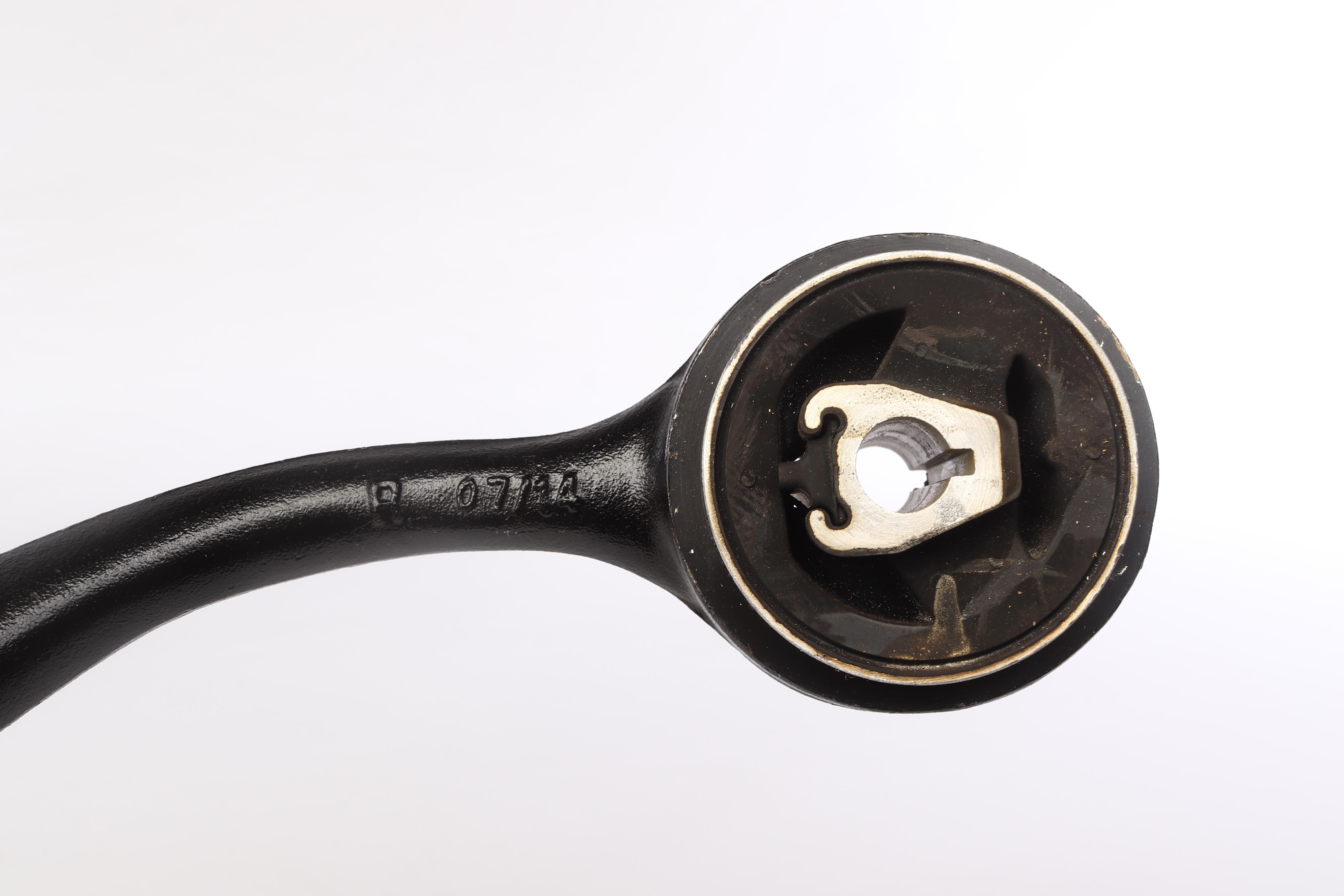 Важіль підвіски (передній/знизу/ззаду) (R) BMW 7 (E38) 94-01