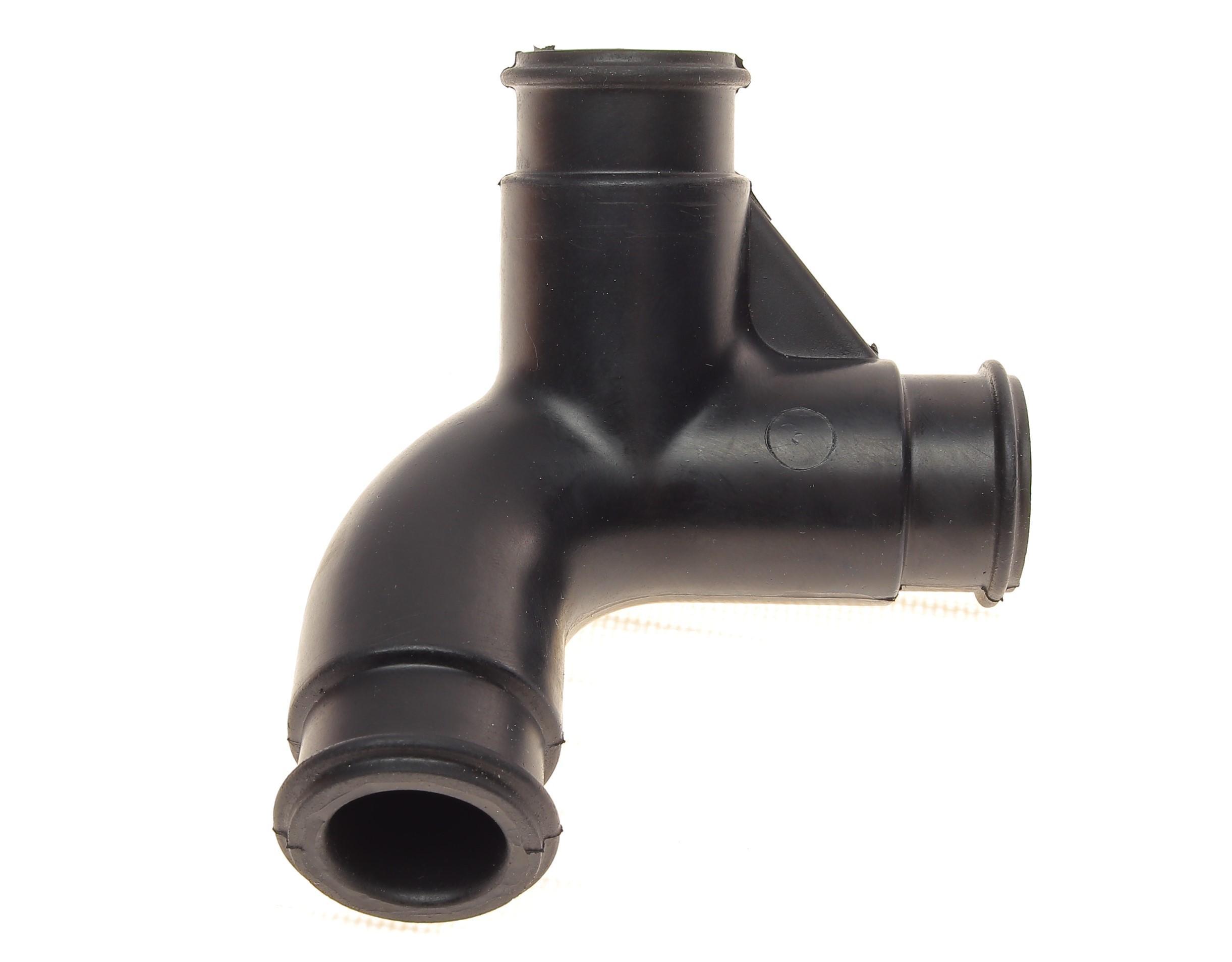 Патрубок вентиляции картера Audi A4/A6/Skoda SuperB I/VW Passat 1.8T 95-08 (3 отв.)