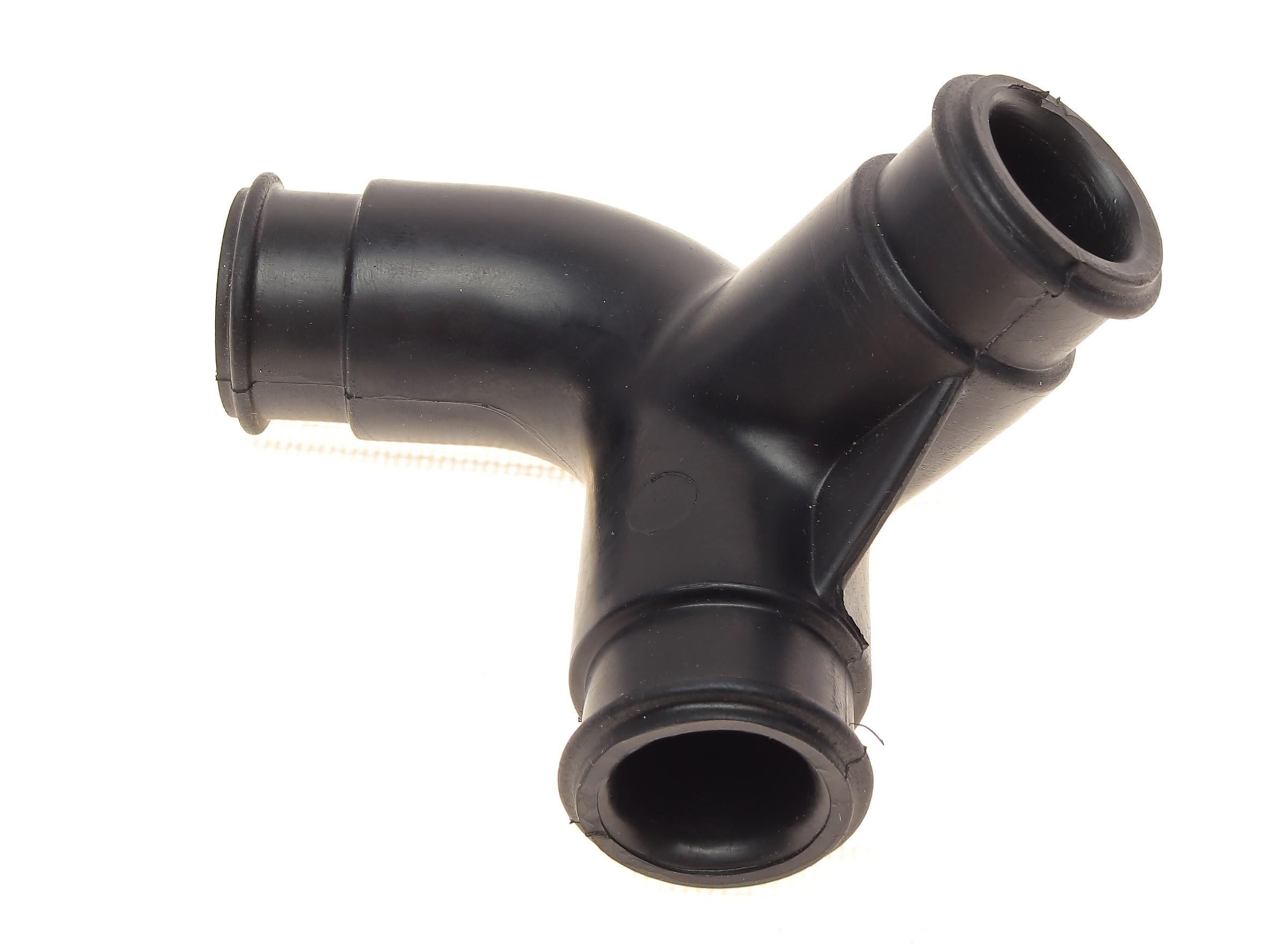 Патрубок вентиляции картера Audi A4/A6/Skoda SuperB I/VW Passat 1.8T 95-08 (3 отв.)