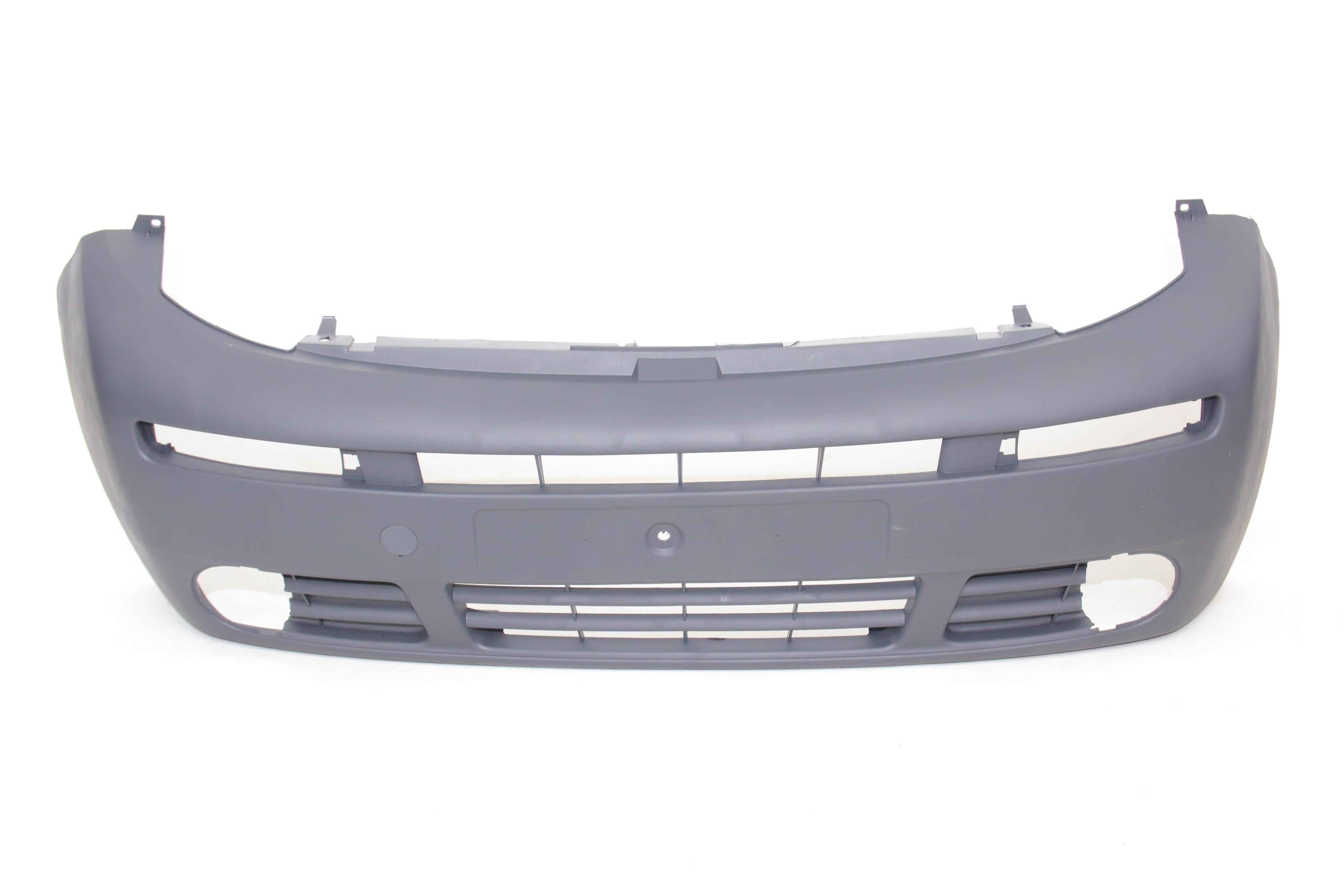 Бампер (передний) Opel Vivaro 01- (с отверстием для противотуманных фар)