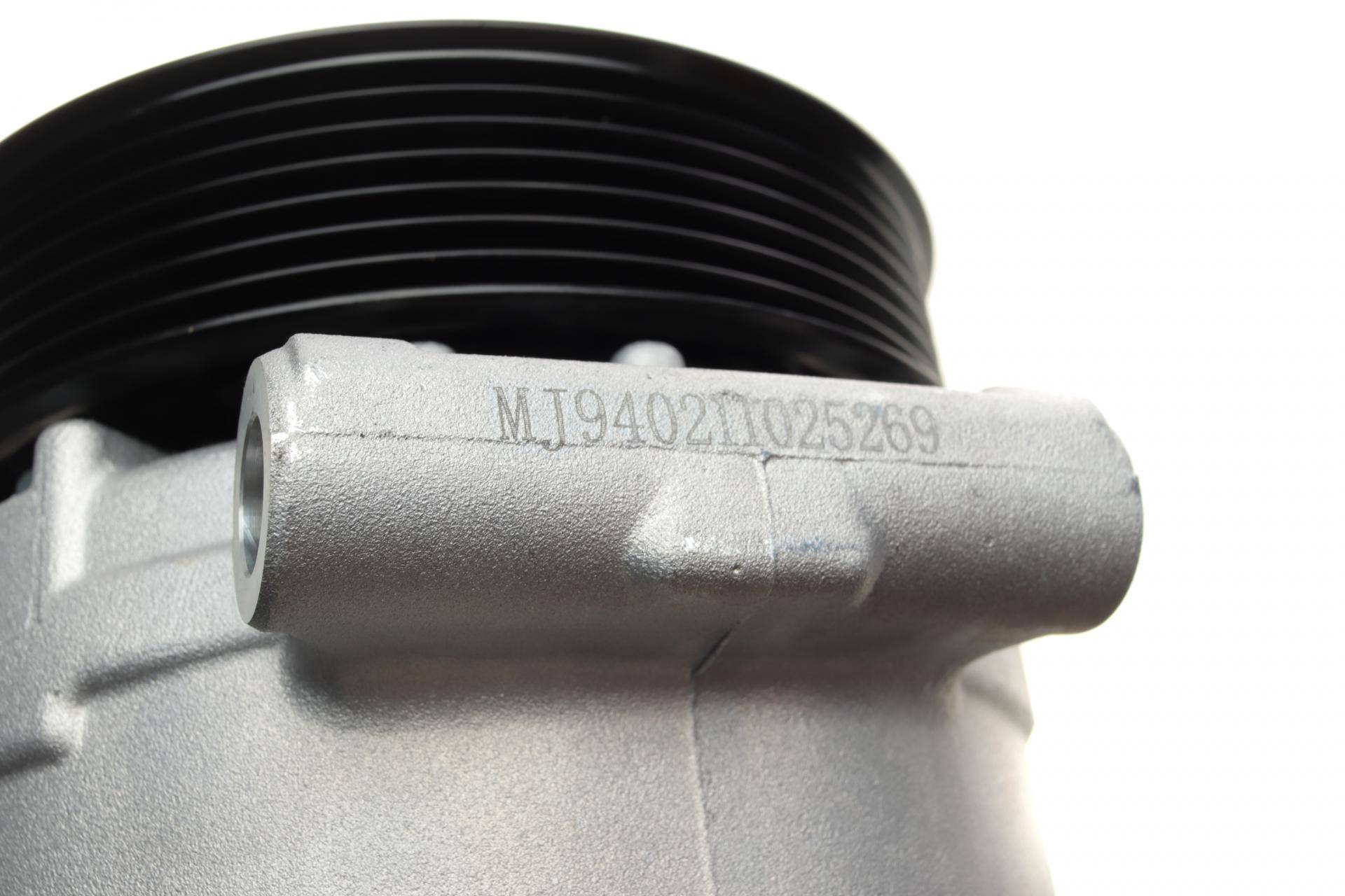 Компресор кондиціонера MB C-Class (W203/S203) 1.8 02-08