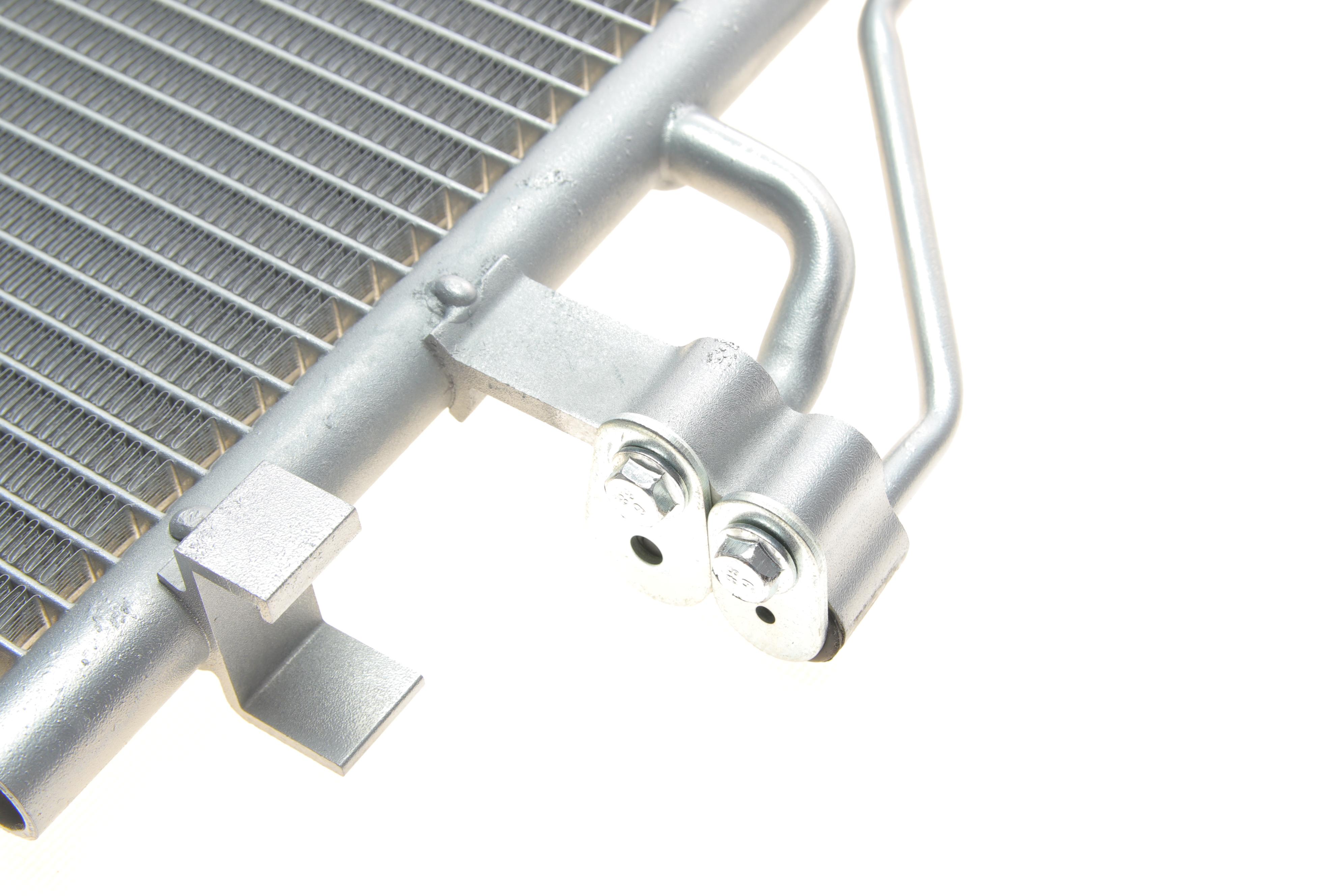 Радіатор кондиціонера (з осушувачем) Hyundai iX35/Kia Sportage 1.6/2.0 10-