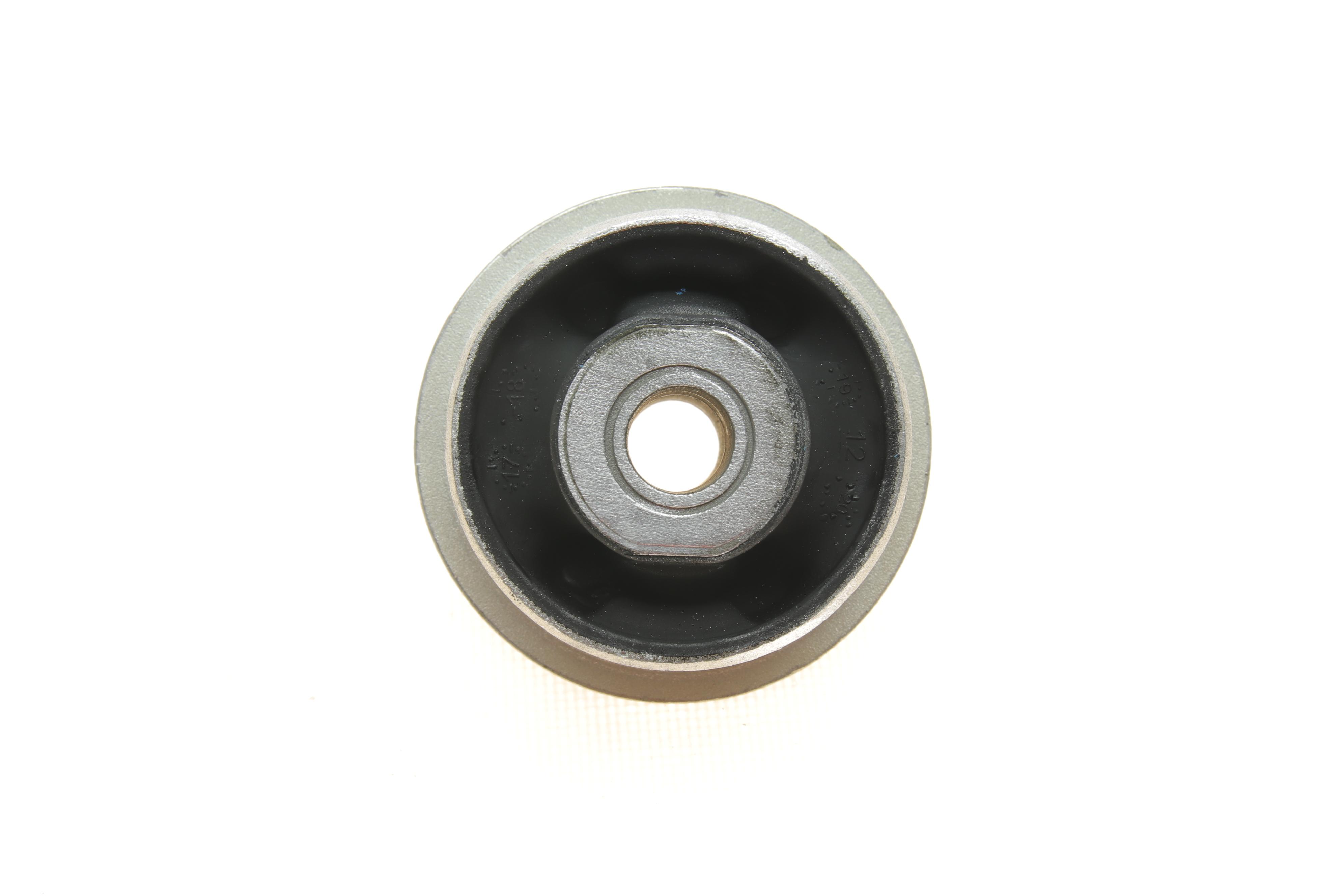 Сайлентблок важеля (переднього/знизу) MB Vaneo 02-05