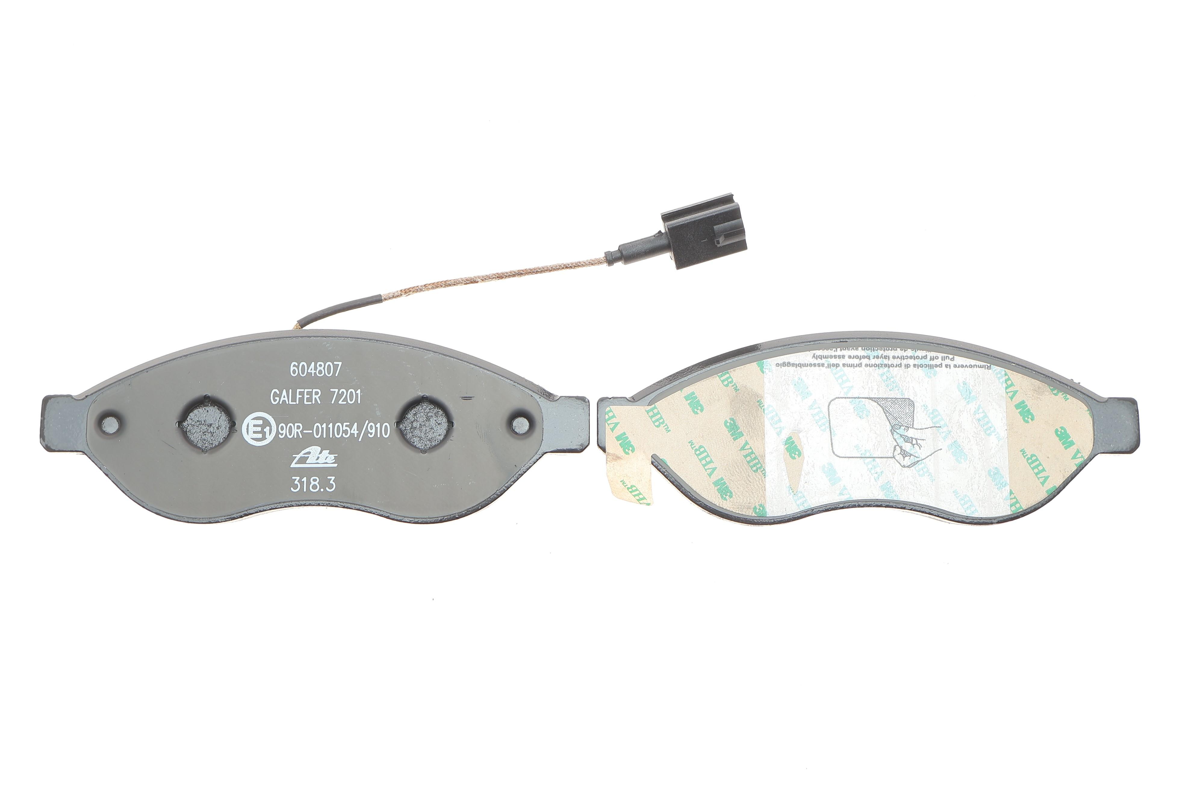 Колодки гальмівні (передні) Citroen Jumper/Fiat Ducato/Peugeot Boxer 06- (Brembo) (з датчиком)