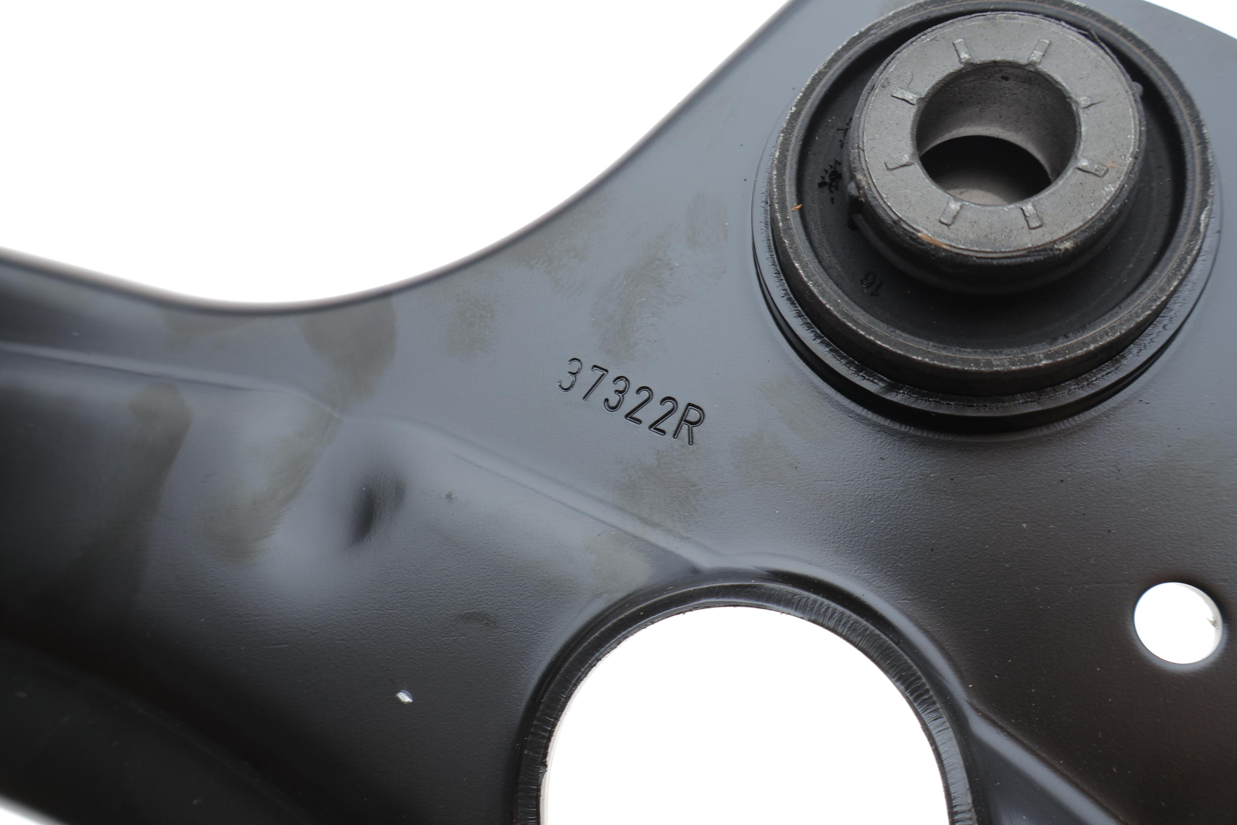 Важіль підвіски (передній/знизу) (R) Nissan Juke/Renault Captut 19- (з кульовою)