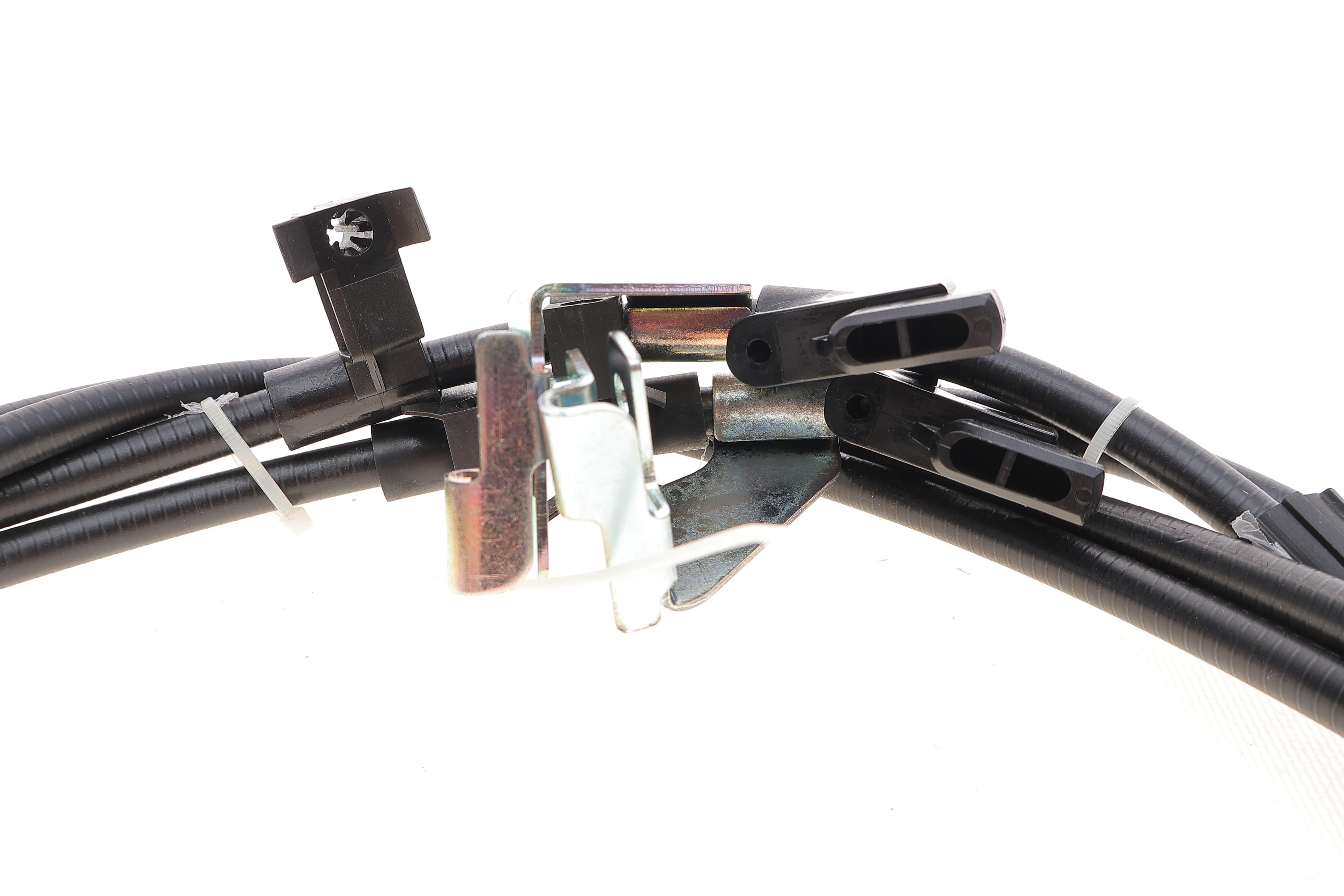 Трос ручника Ford	Focus 10-18