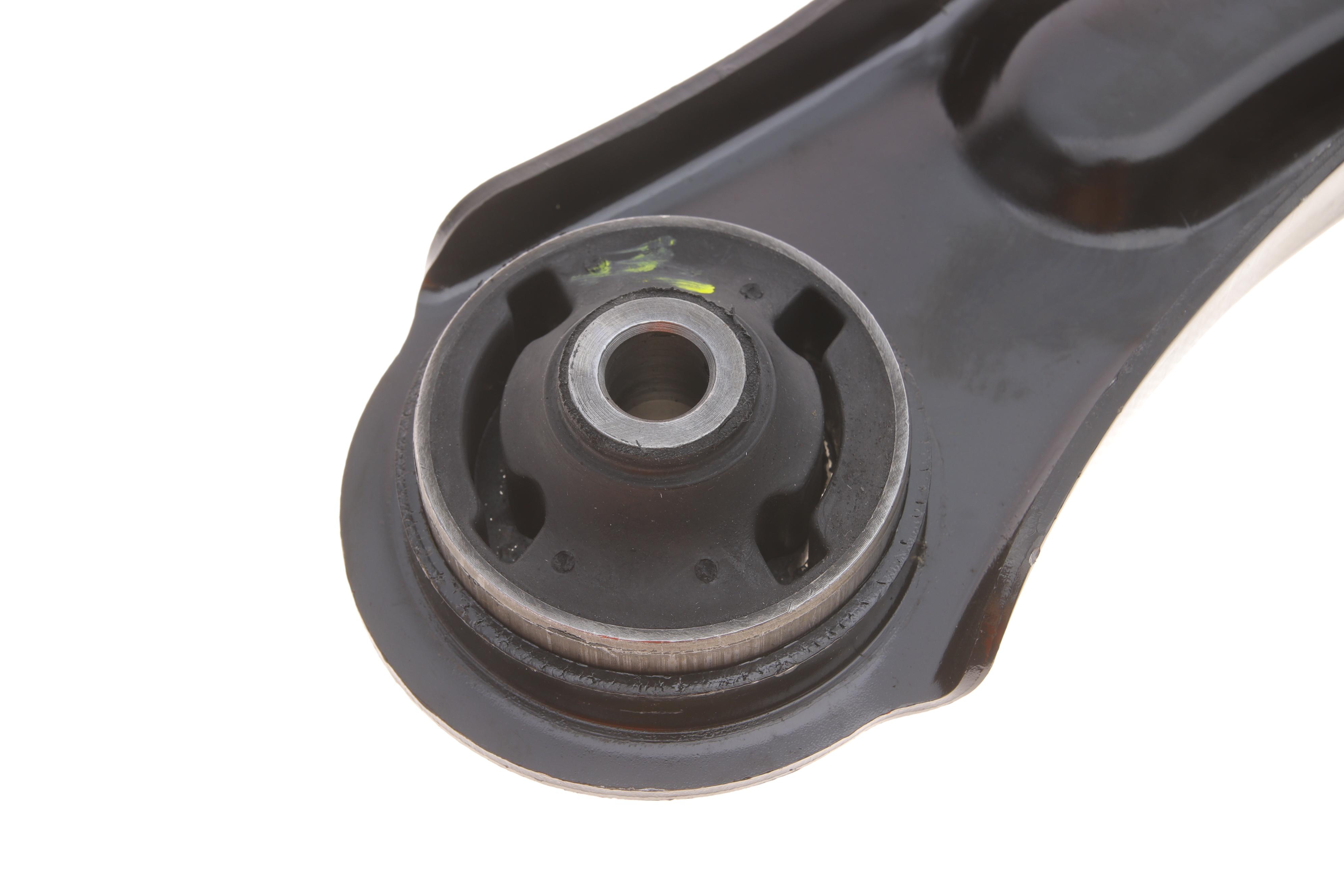 Важіль підвіски (передній/знизу) (L) Hyundai Tucson/Kia Sportage 15-