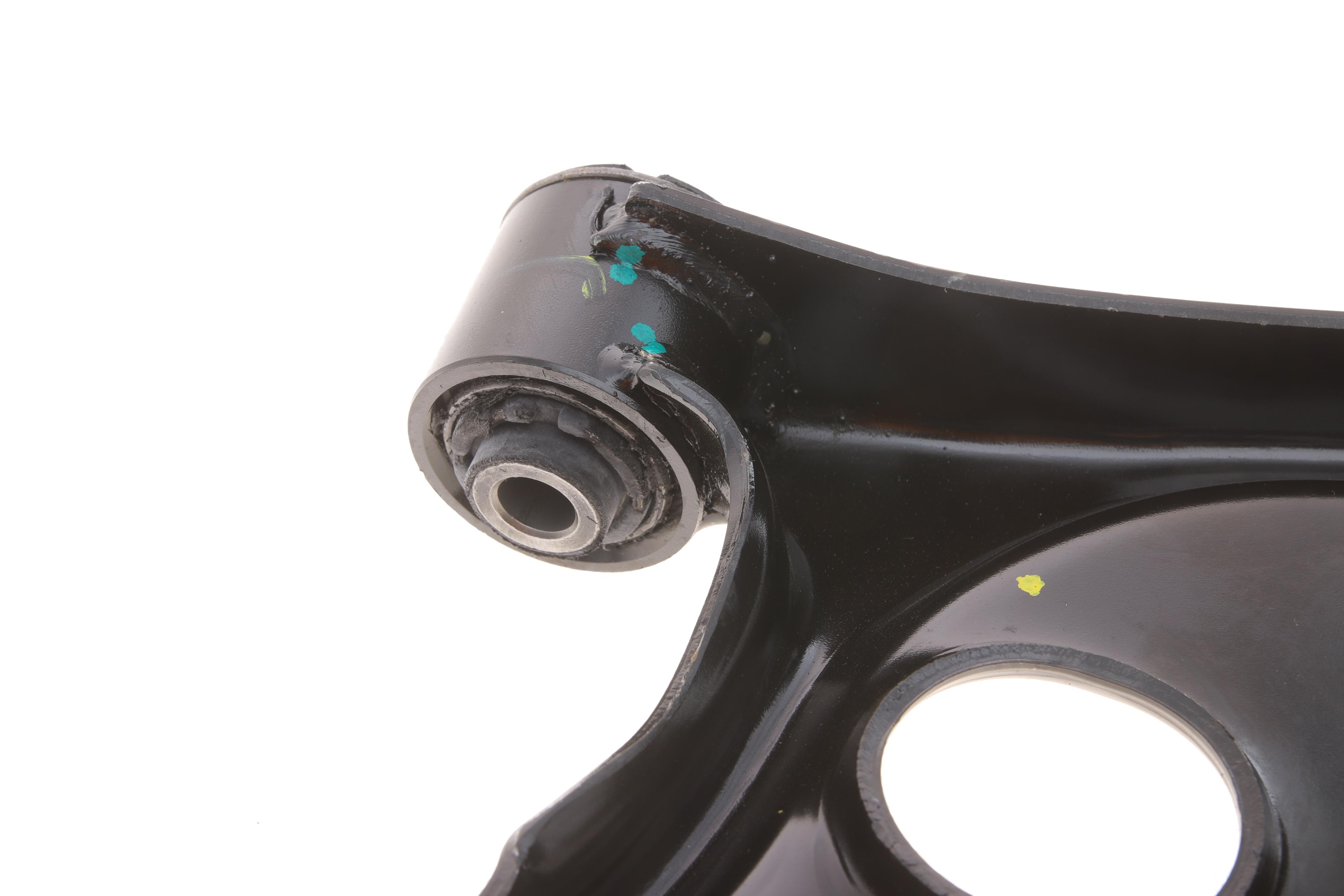 Важіль підвіски (передній/знизу) (L) Hyundai Tucson/Kia Sportage 15-