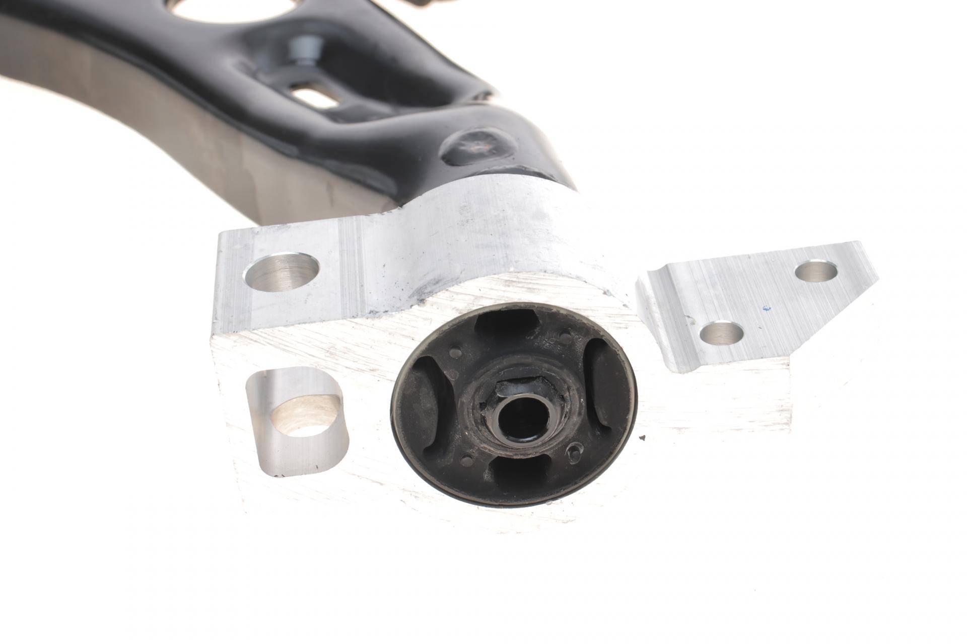 Важіль підвіски (передній/знизу) (L) VW Caddy 03-06/10