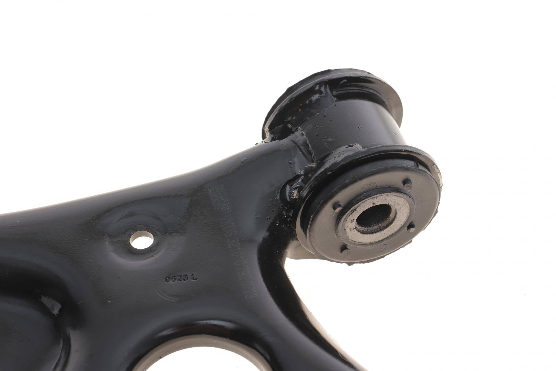 Важіль підвіски (передній/знизу) (L) VW Caddy 03-06/10