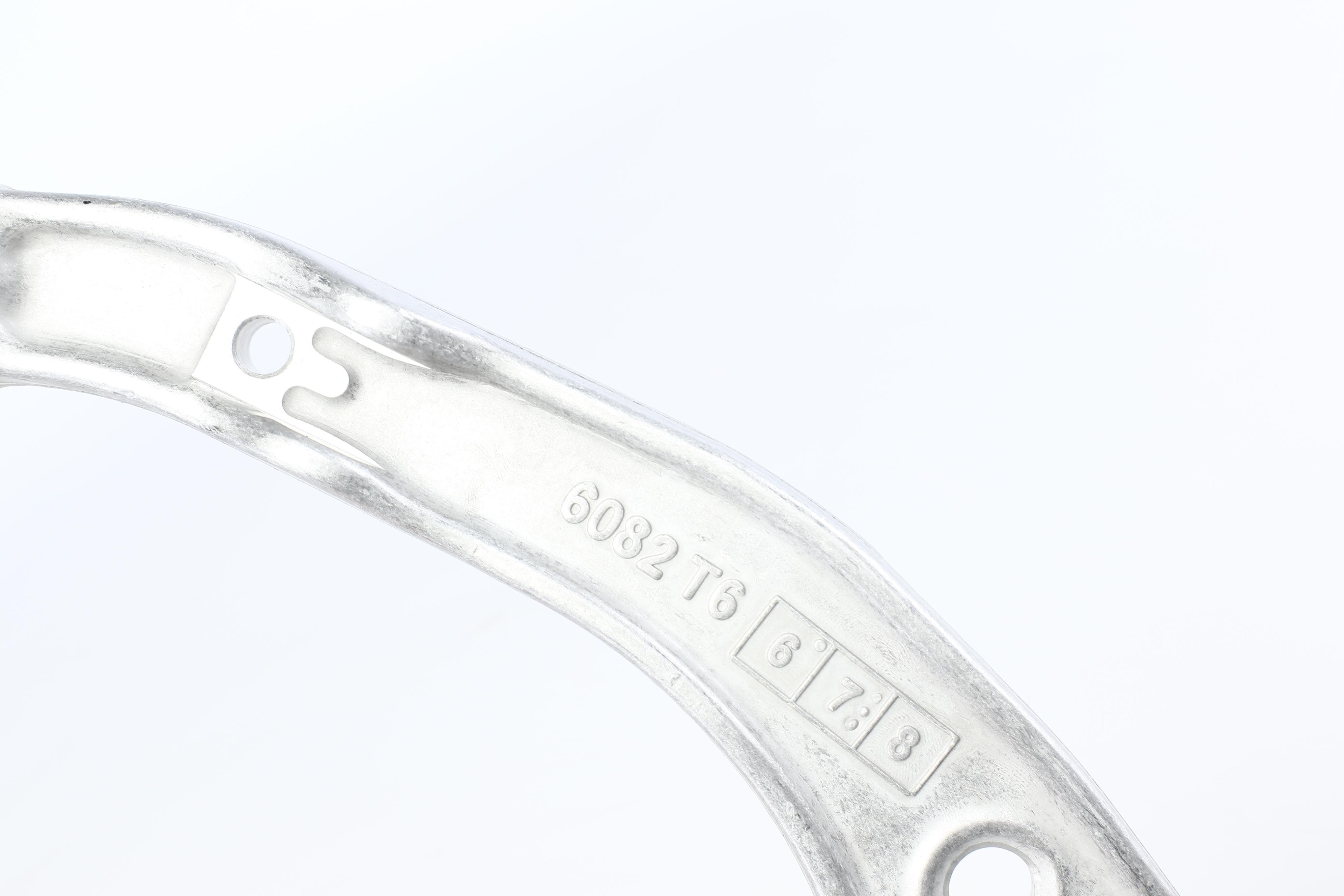 Важіль підвіски (передній/зверху) Audi Q7 07-15 (Quattro)