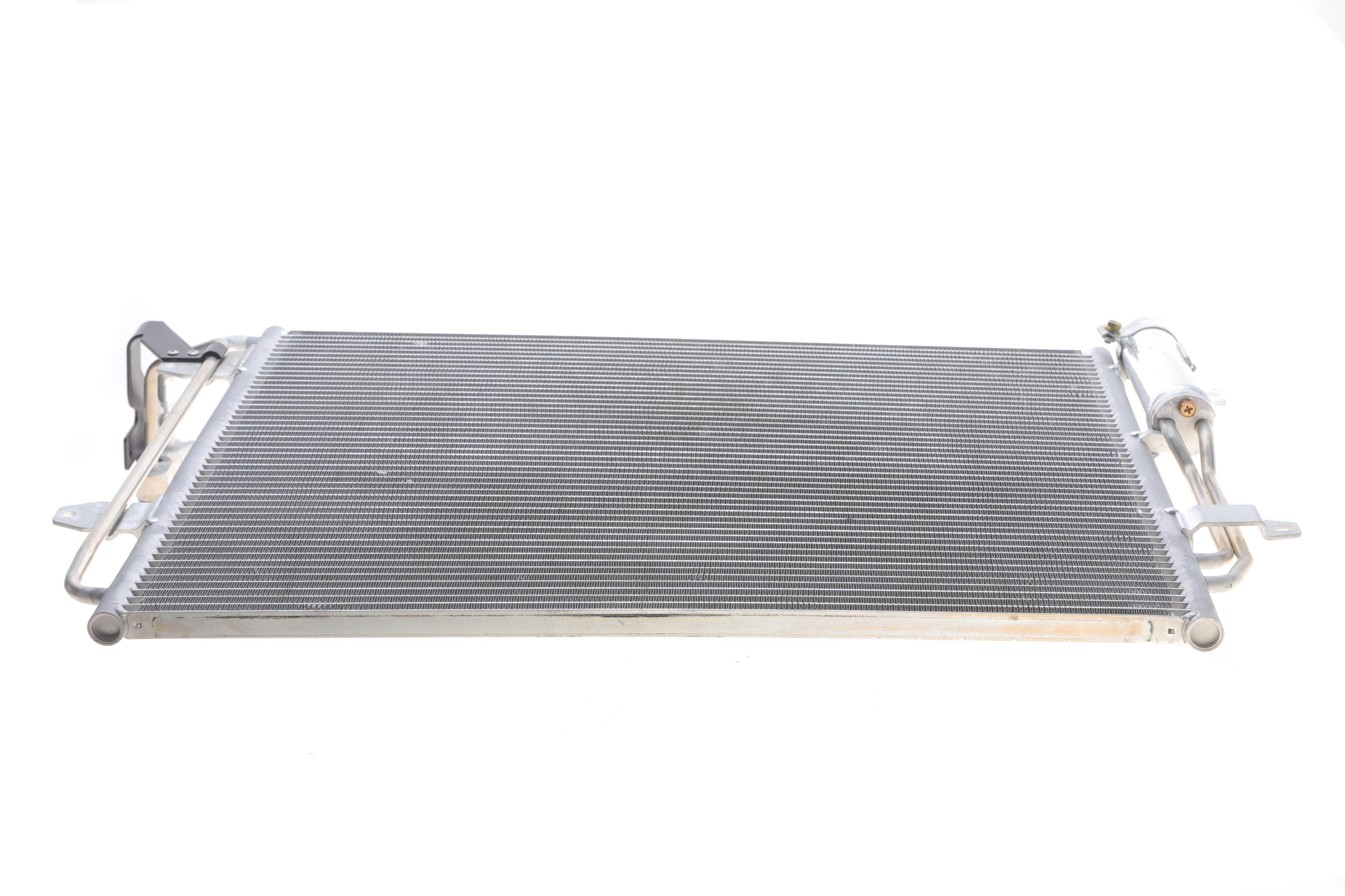 Радіатор кондиціонера (з осушувачем) VW Sharan 1.4TSI/2.0TDI/TSI 10-
