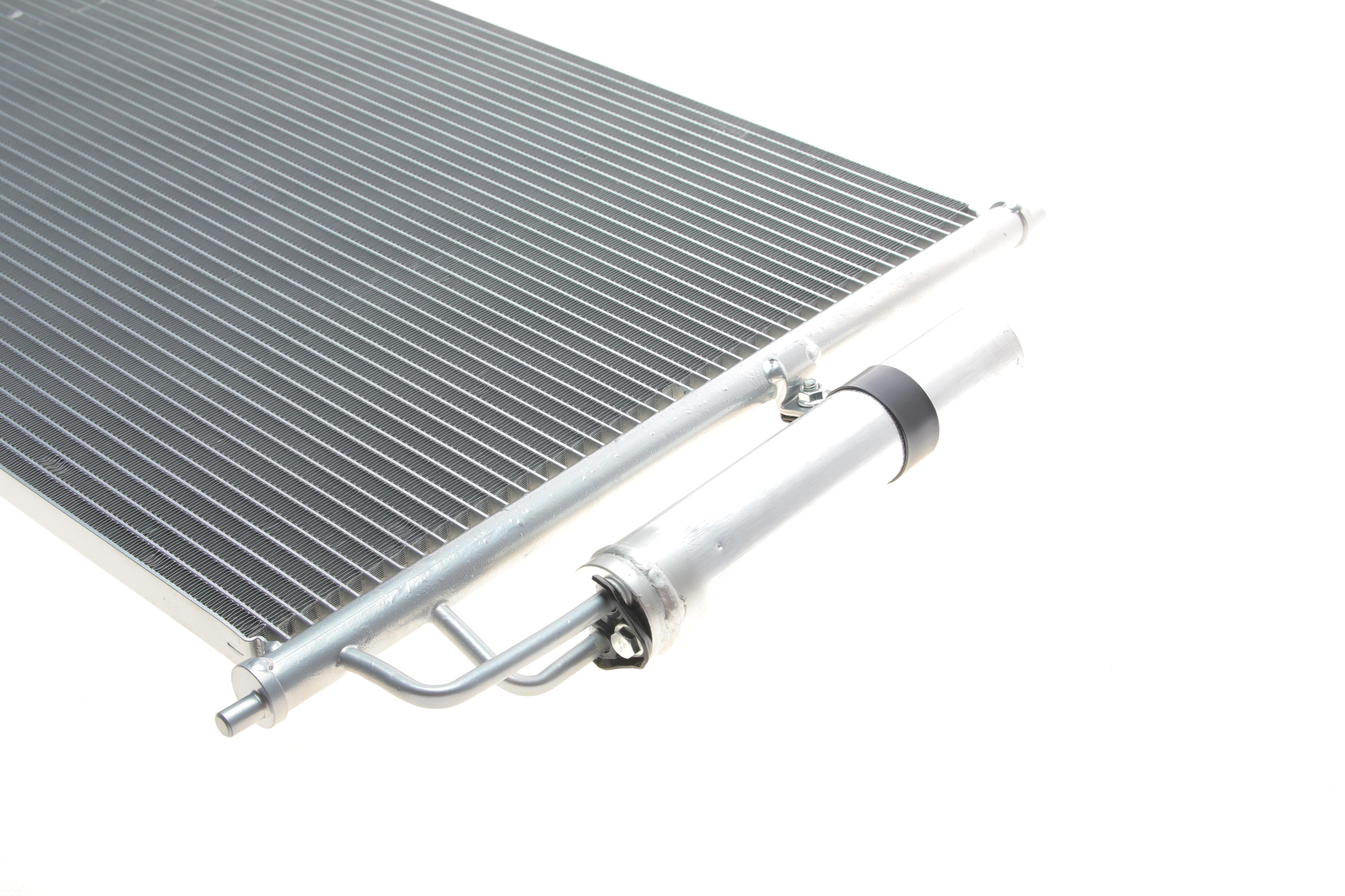 Радіатор кондиціонера (з осушувачем) Nissan X-Trail II 2.0/2.0D/2.5  07-13