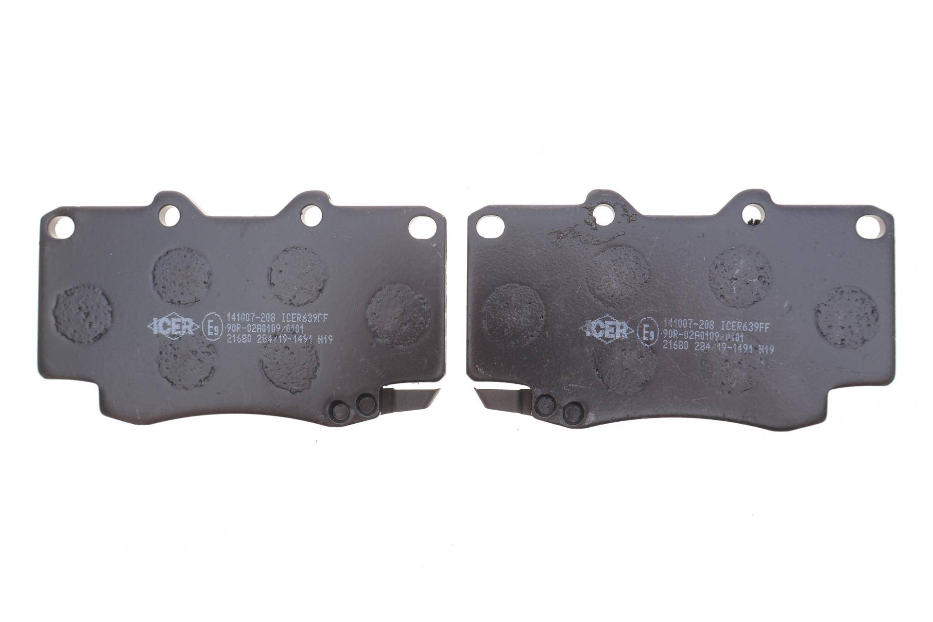 Колодки гальмівні (передні) Toyota Hilux 05-15