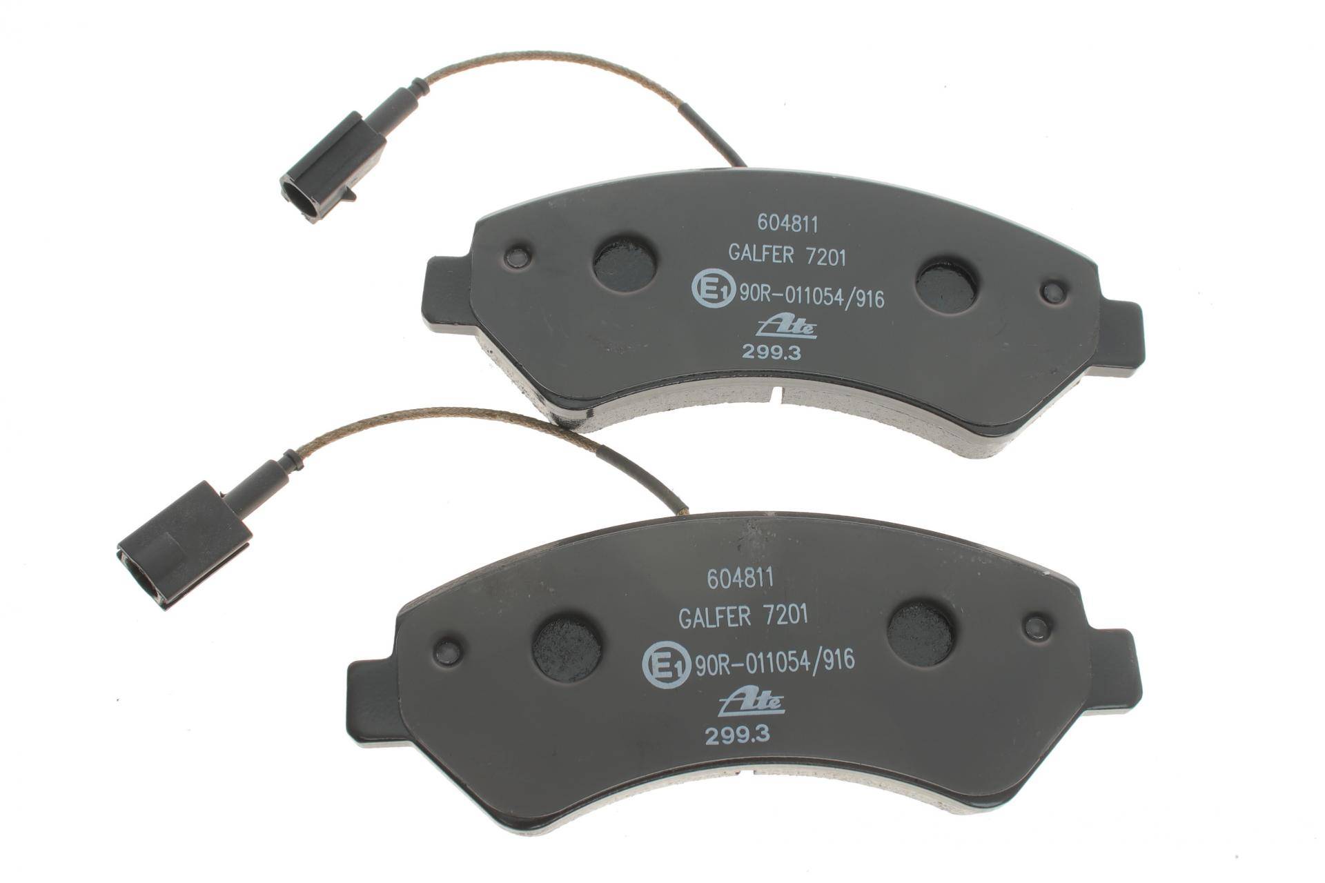 Колодки гальмівні (передні) Citroen Jumper/Fiat Ducato/Peugeot Boxer 2.0-3.0HDi 06- R16 (з датчиком)