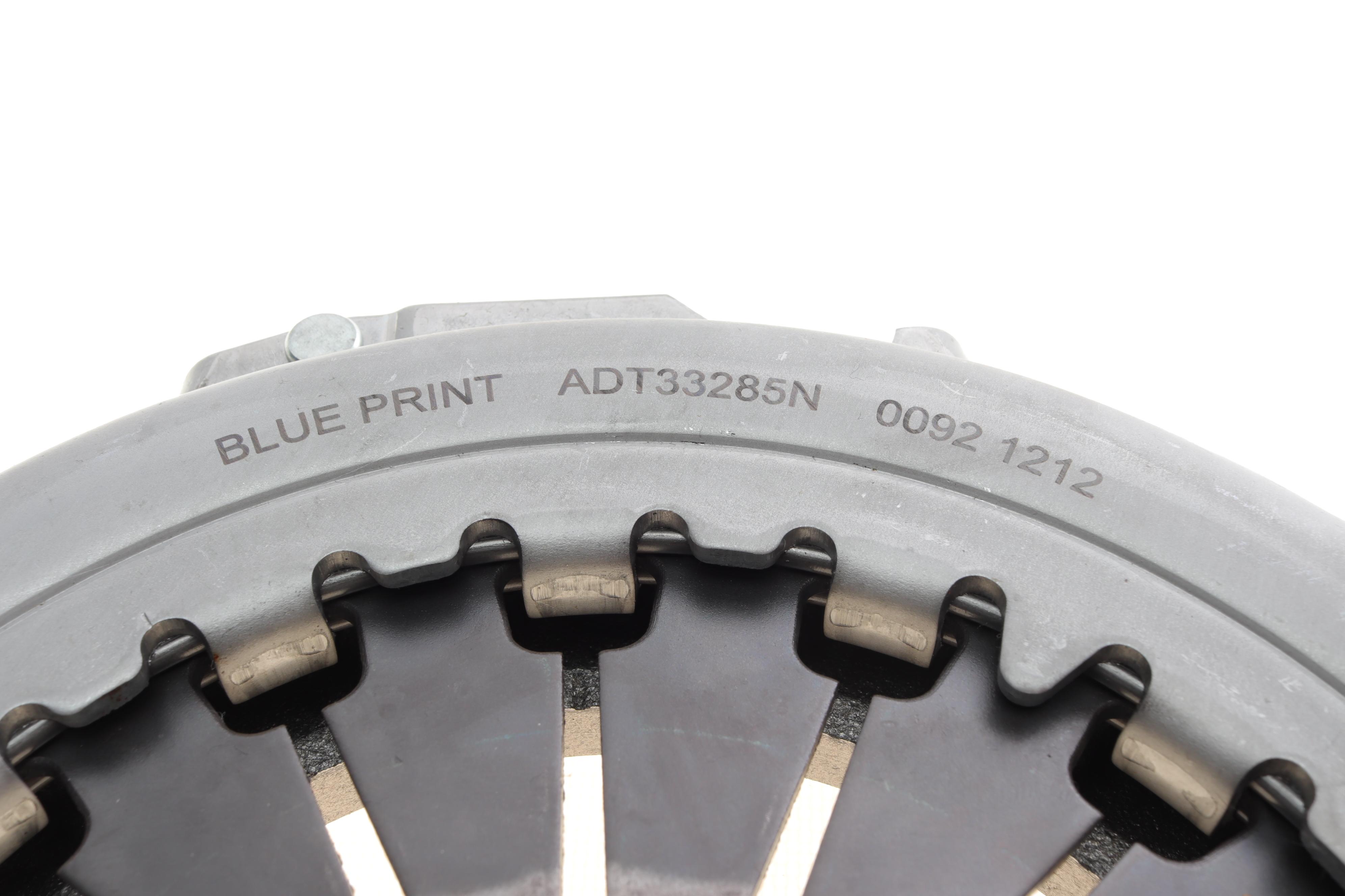 Комплект зчеплення Toyota Avensis/Rav 4 2.0 00-09 (d=236mm) (+вижимний)