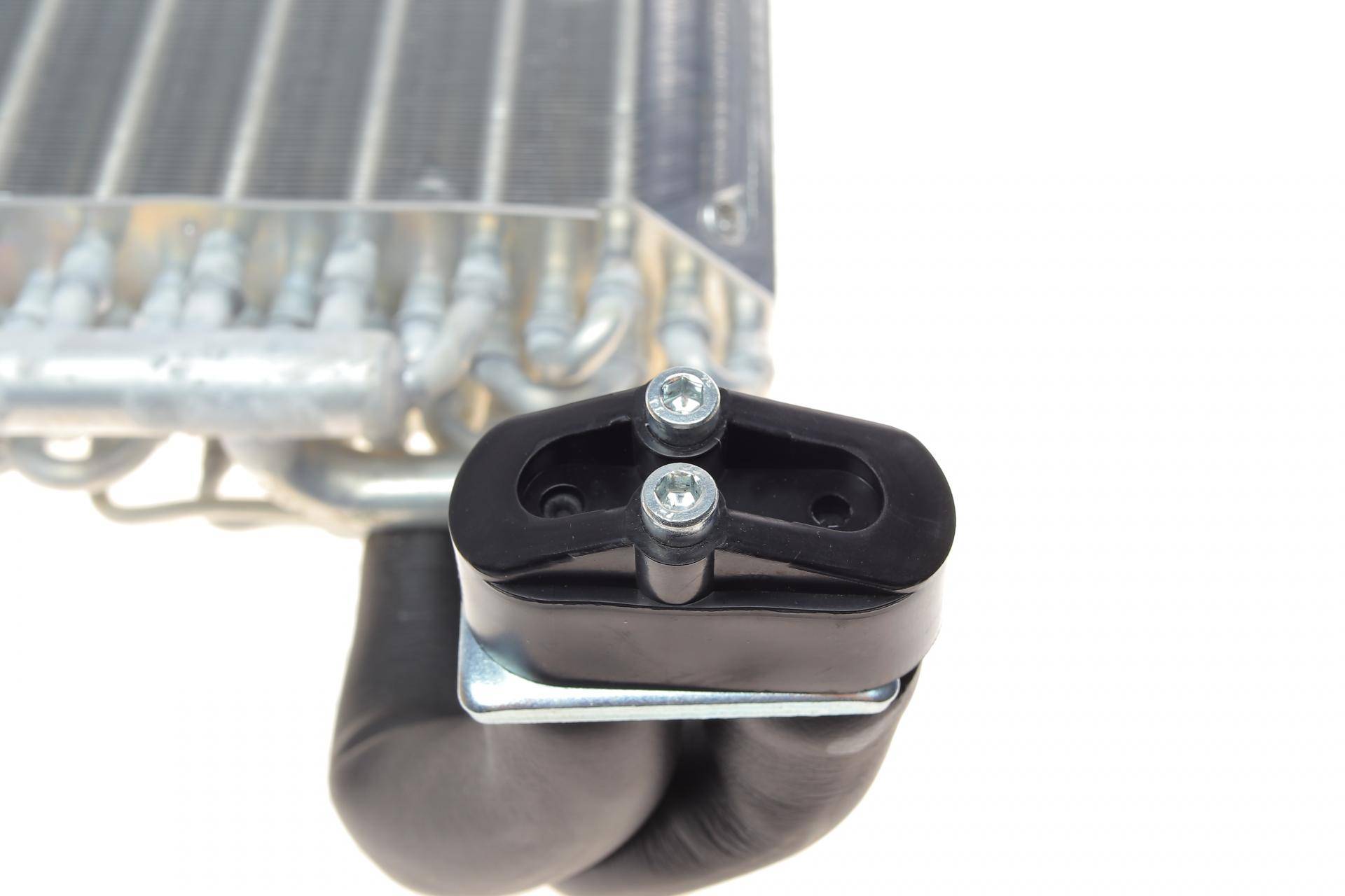 Радіатор кондиціонера MB E-class (W124) 84-