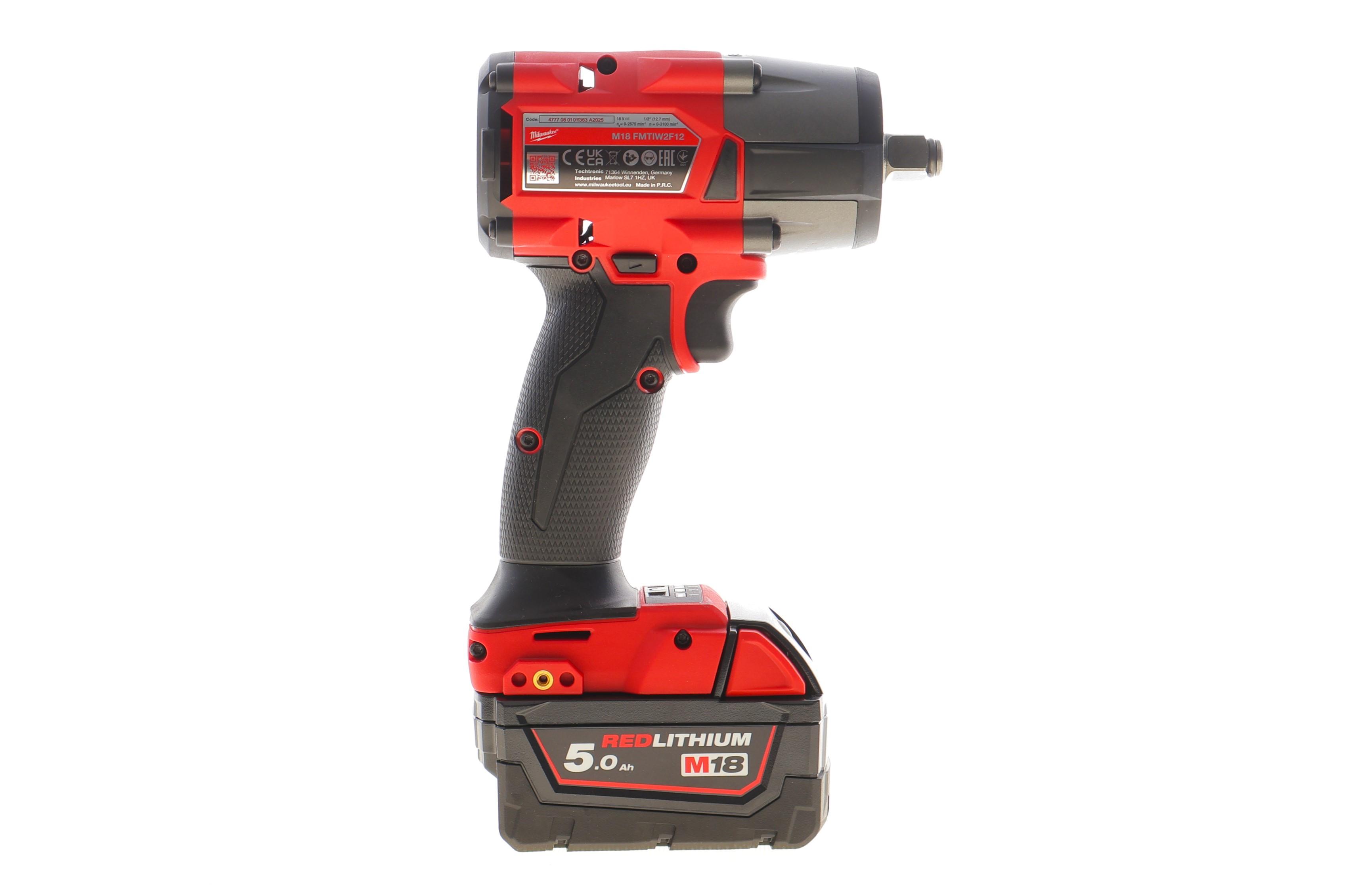 Гайковерт аккумуляторный 1/2"-M18 FMTIW2F12-502X 881 Нм 5Ah (2 АКБ и заряд. устройство)