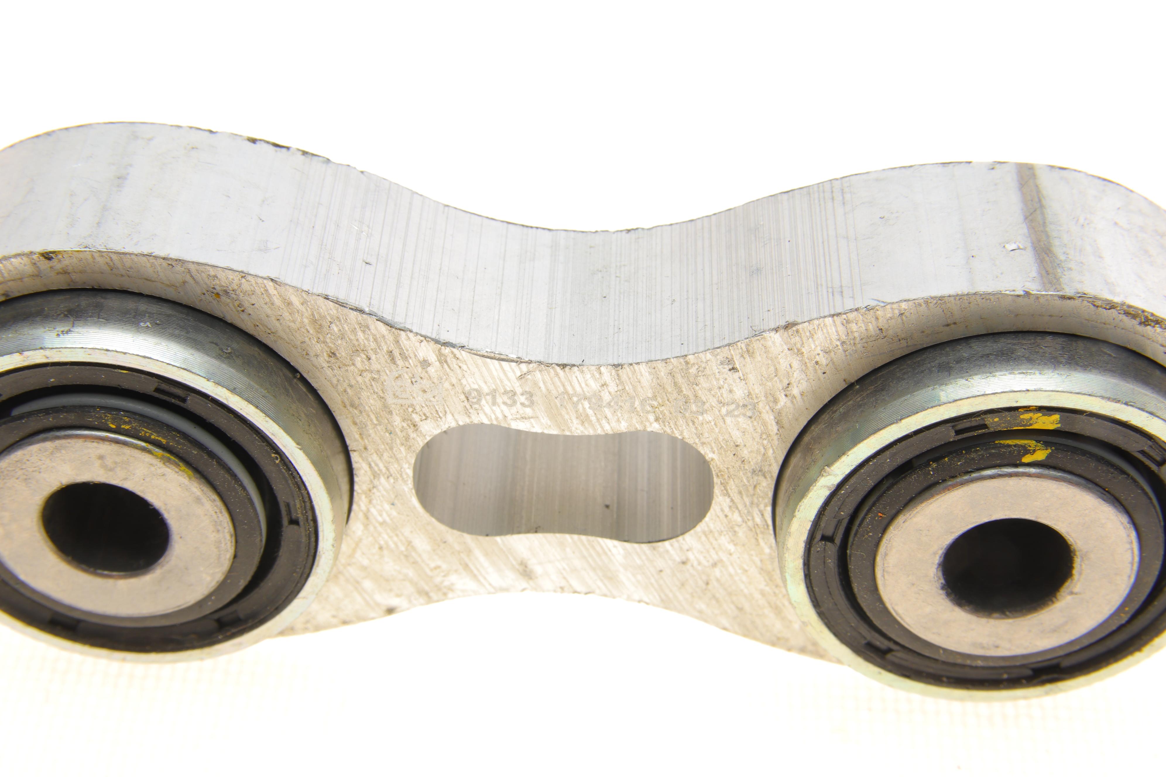 Тяга стабілізатора (заднього) Tesla Model X 15-