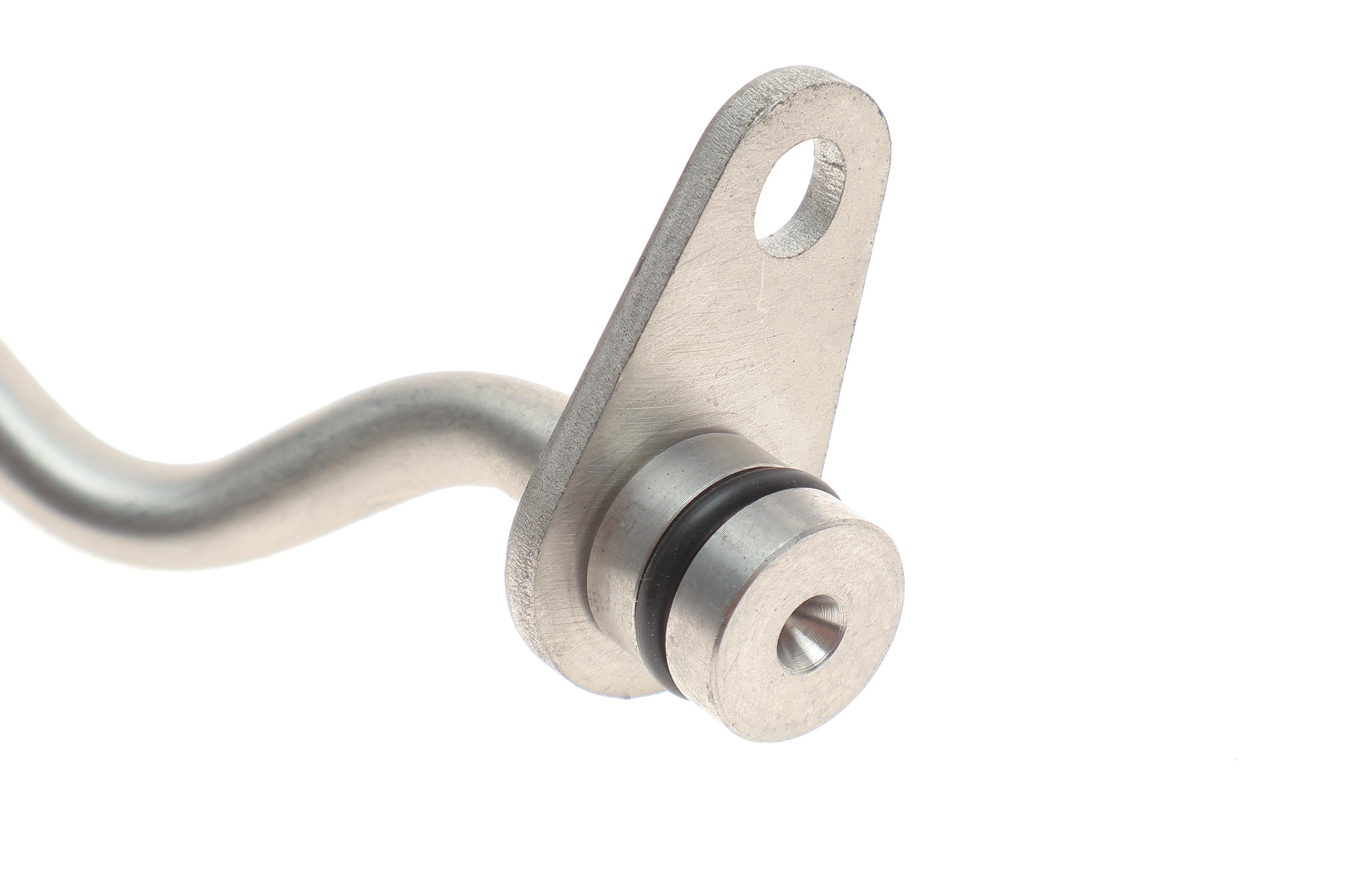 Трубка подачі оливи до турбіни BMW 5 (G30/F90) 4.4 M (N63/S63) 17-