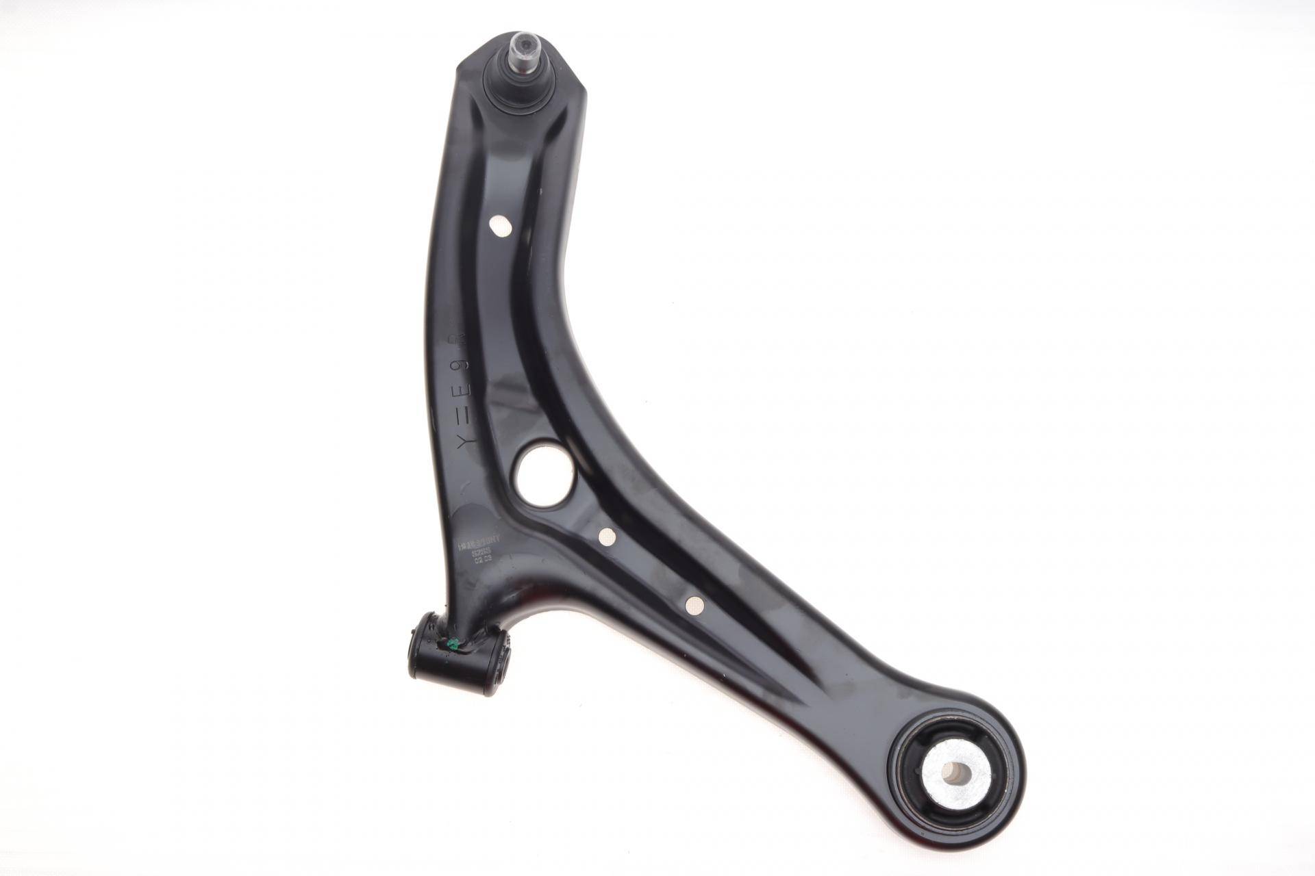 Важіль підвіски (передній/знизу) (R) Ford Fiesta 01-