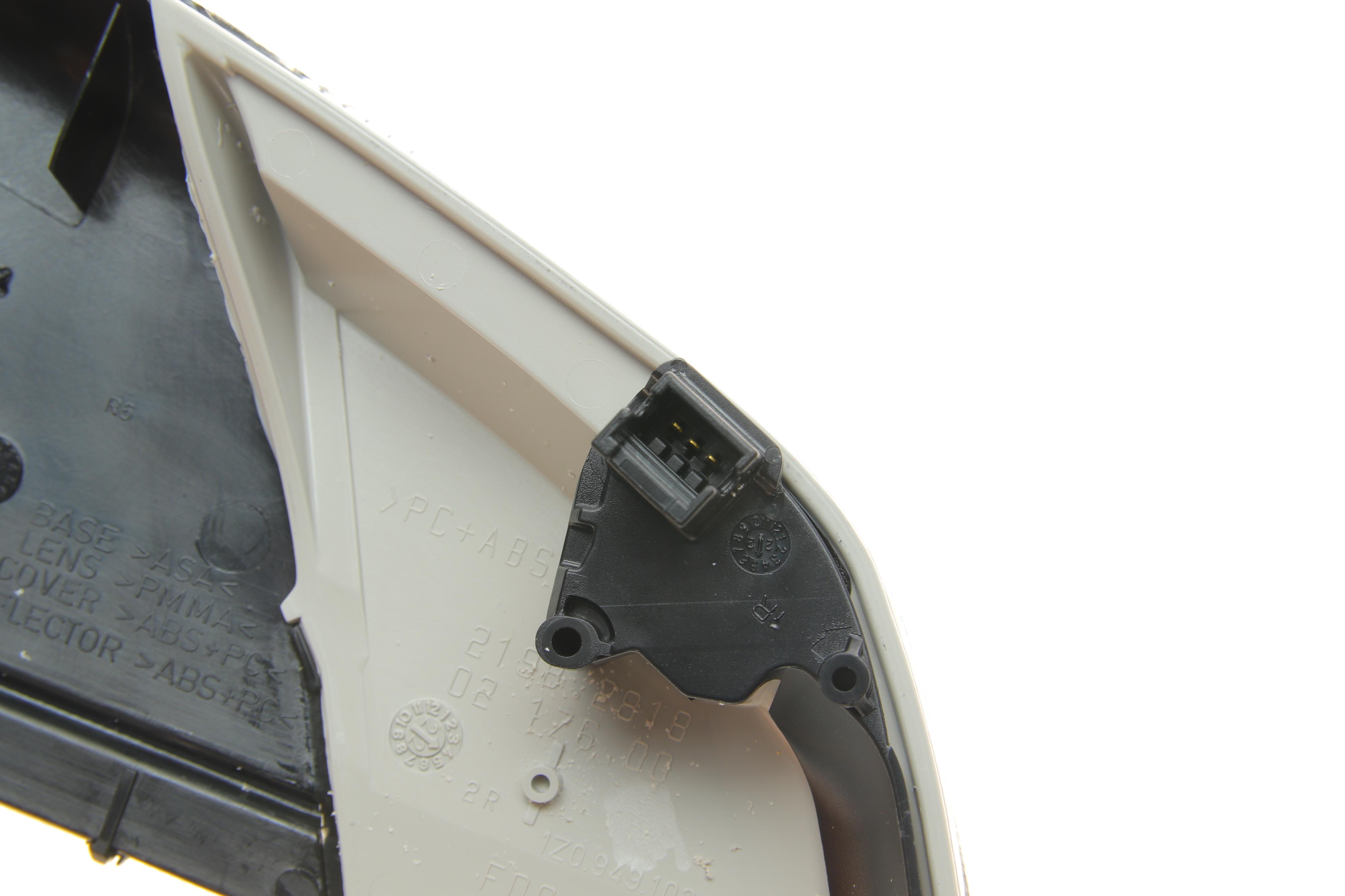 Повторювач повороту на дзеркало Skoda Octavia 04-13 (R)