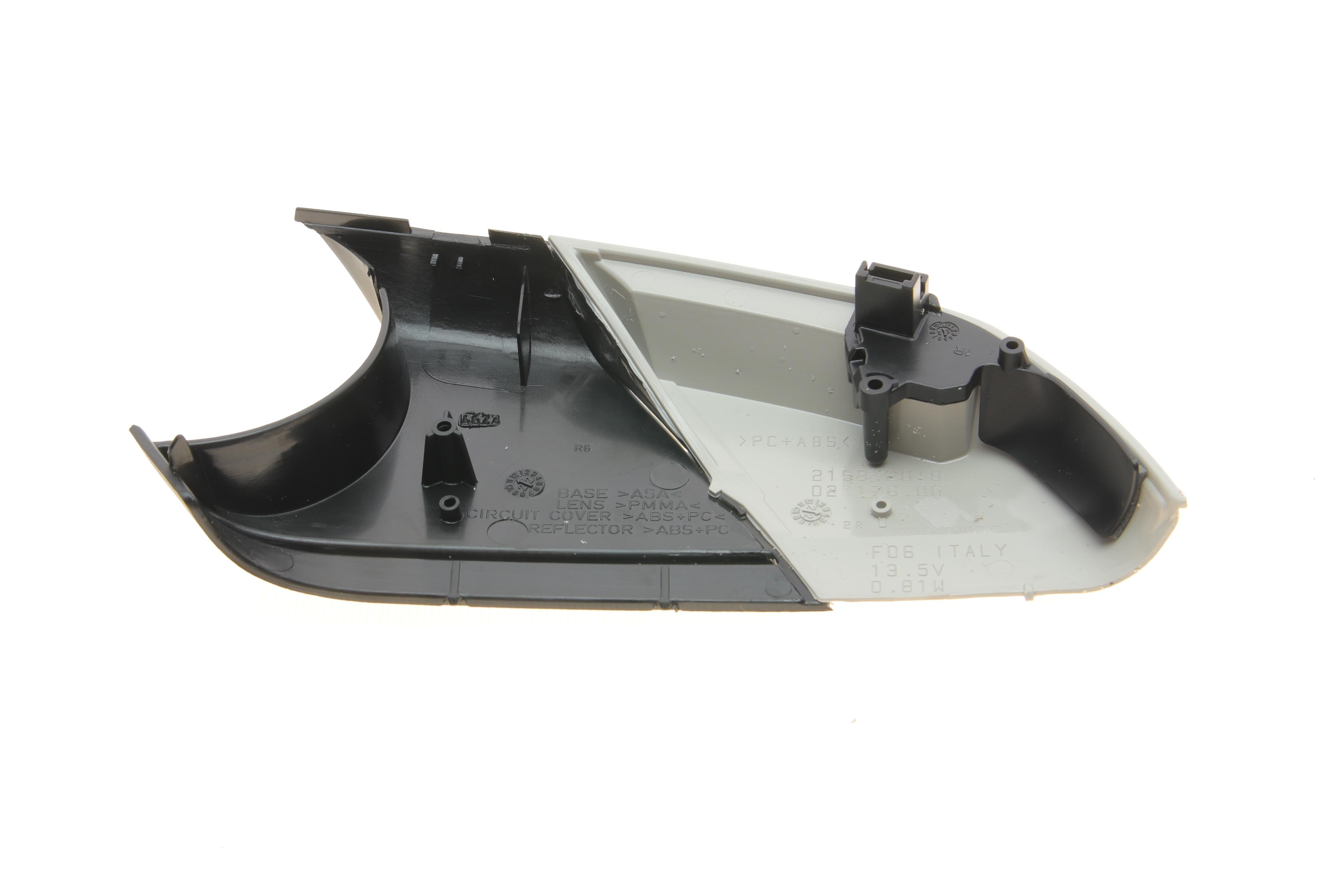 Повторювач повороту на дзеркало Skoda Octavia 04-13 (R)