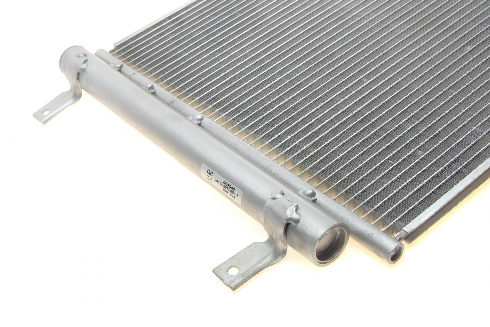 Радіатор кондиціонера (з осушувачем) Opel Astra K 1.4 15-