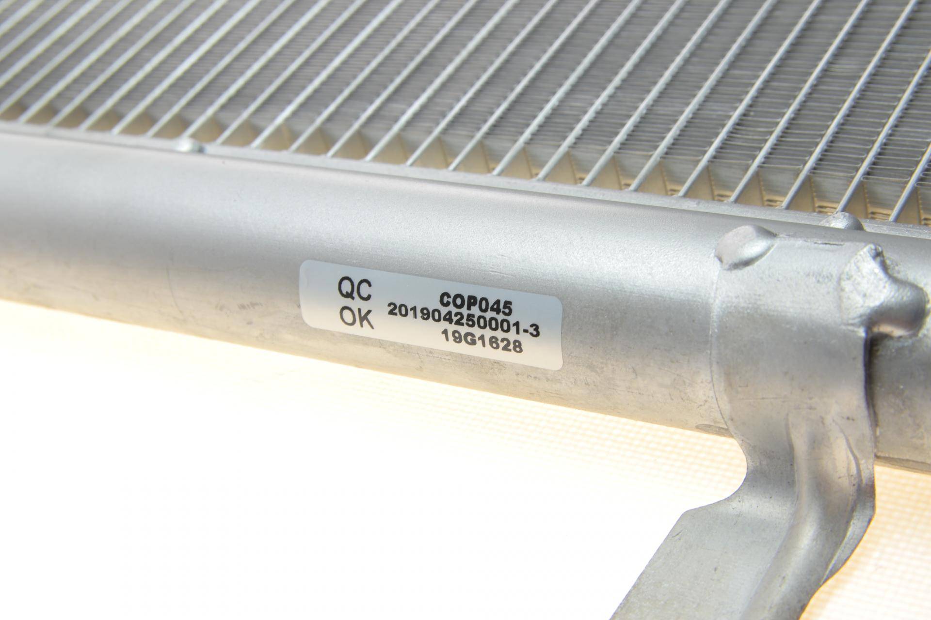 Радіатор кондиціонера (з осушувачем) Opel Astra K 1.4 15-