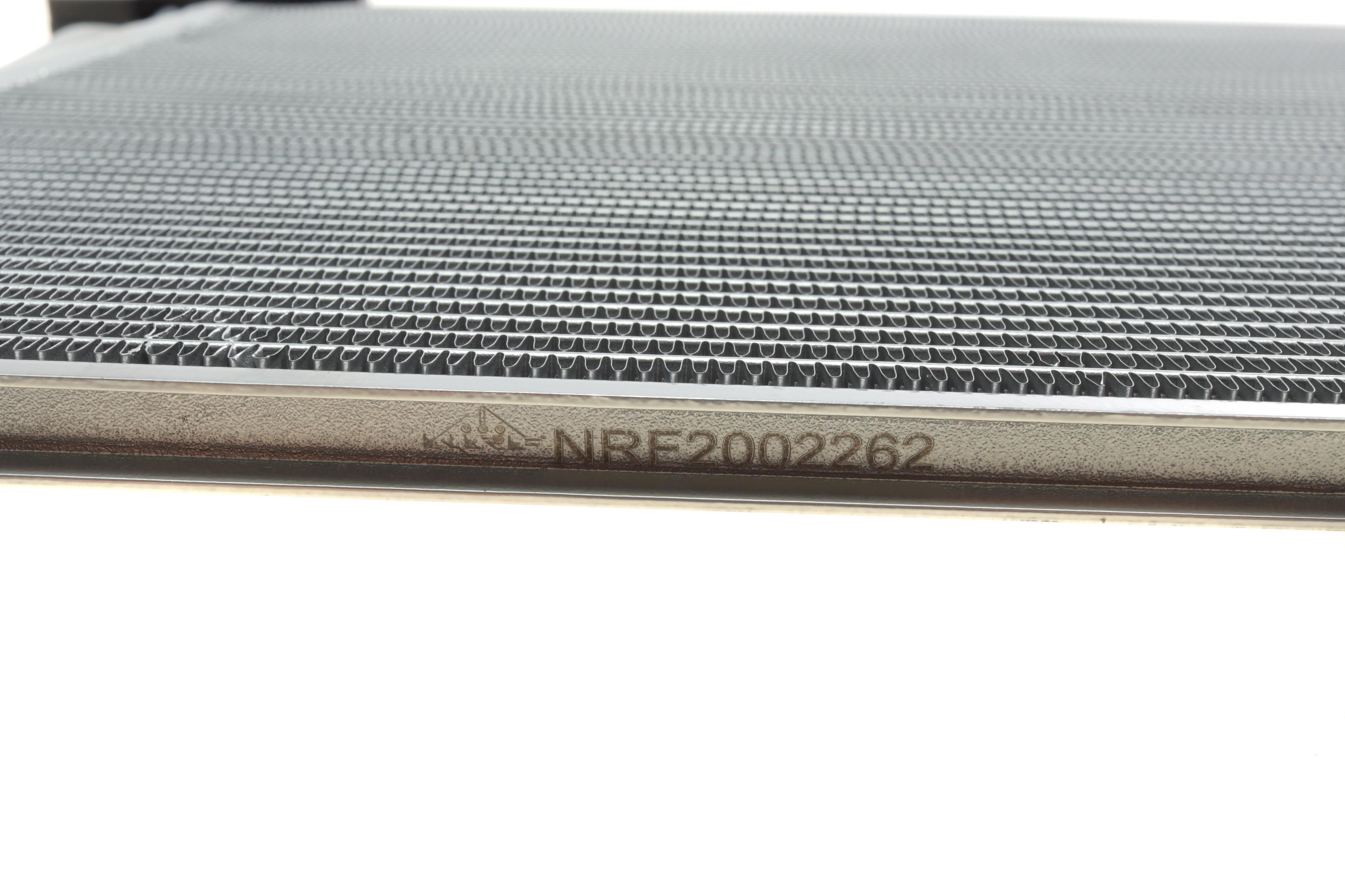 Радіатор кондиціонера (з осушувачем) Nissan Juke 1.2/1.6DIG-T/1.5dCi 10-