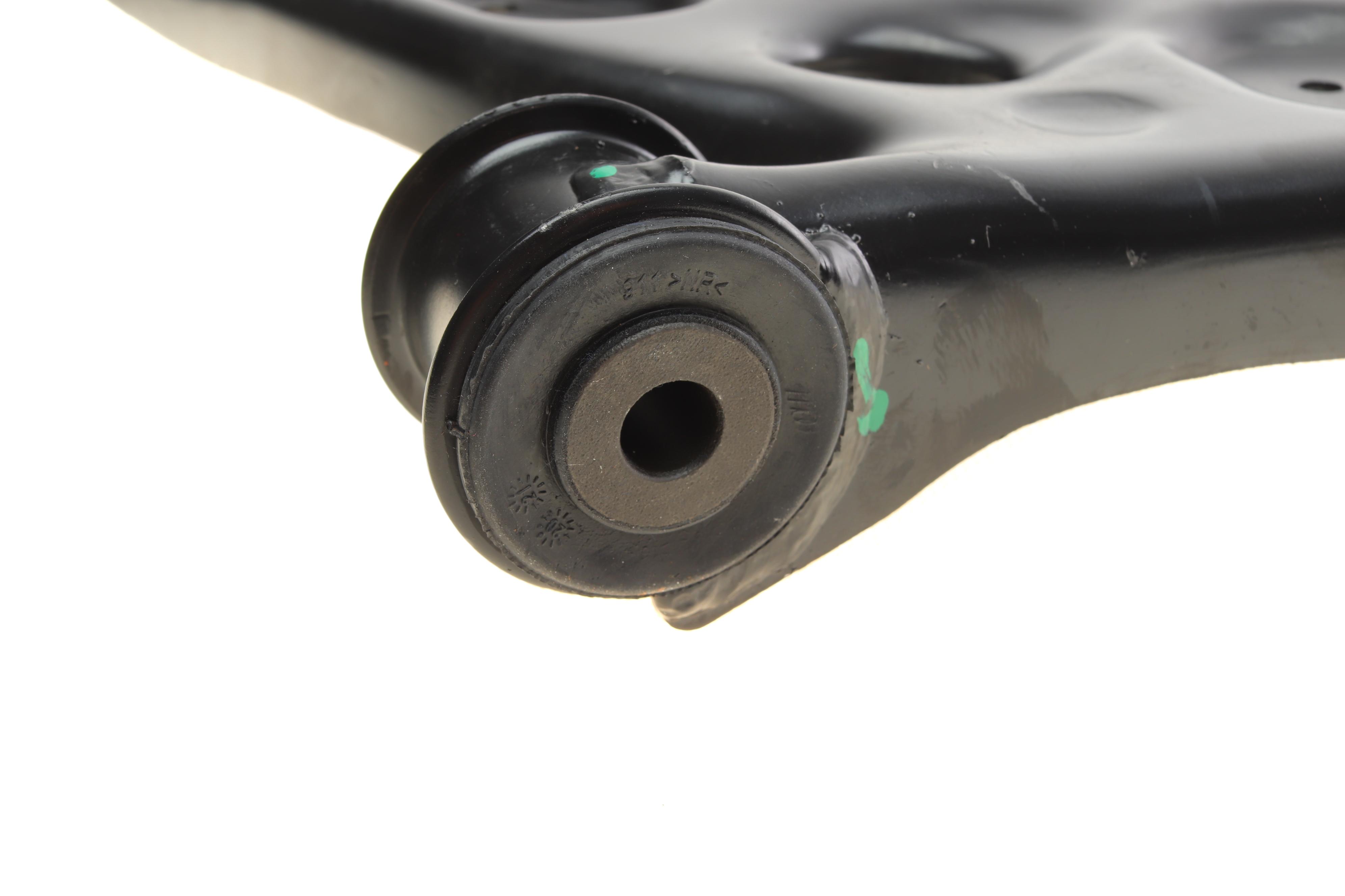 Важіль підвіски (передній/знизу) (L) Skoda Yeti 09-17/VW Caddy III/IV 04-