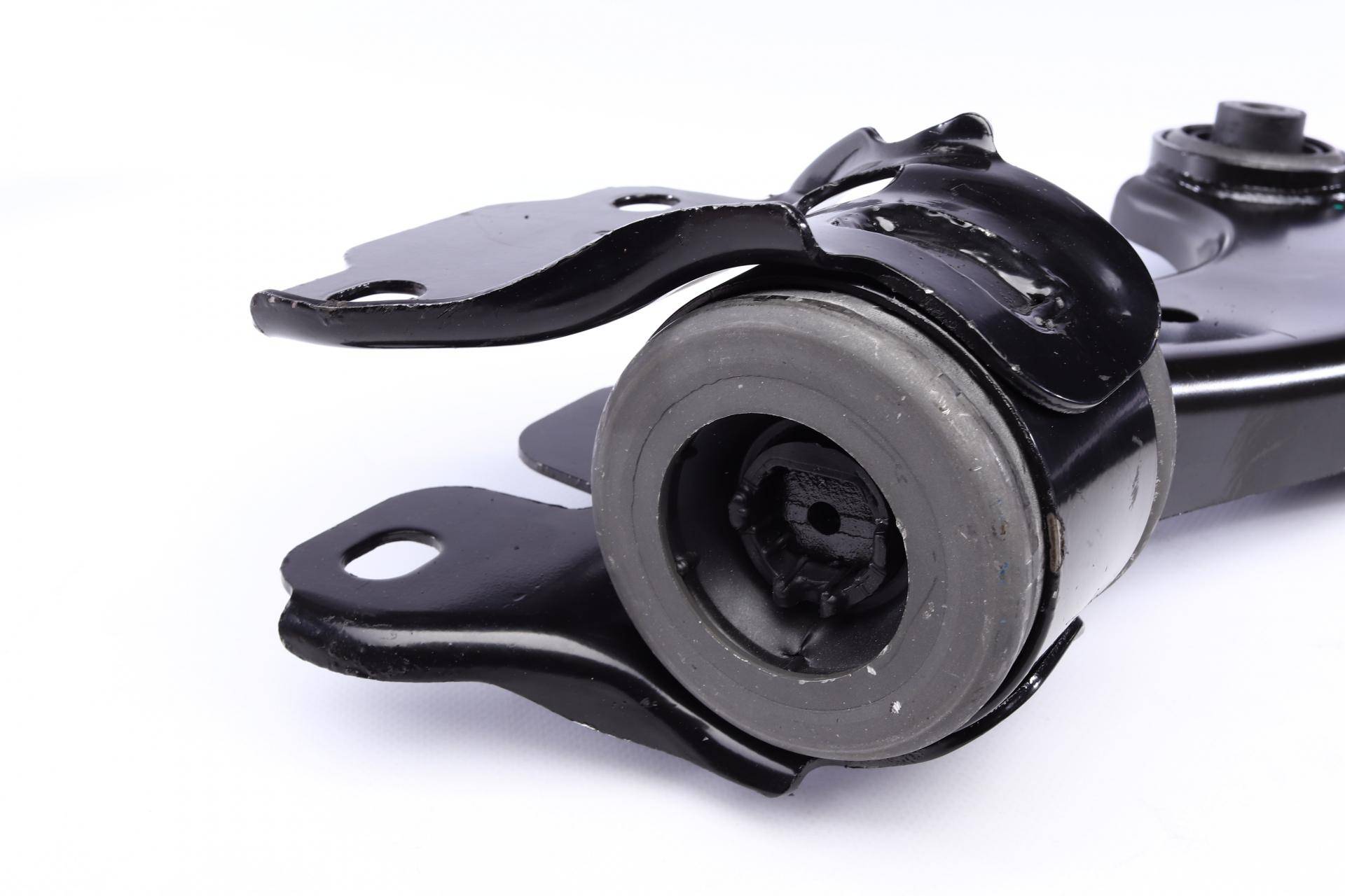 Важіль підвіски (передній) (R) Ford Mondeo/Volvo S60/V70 06-