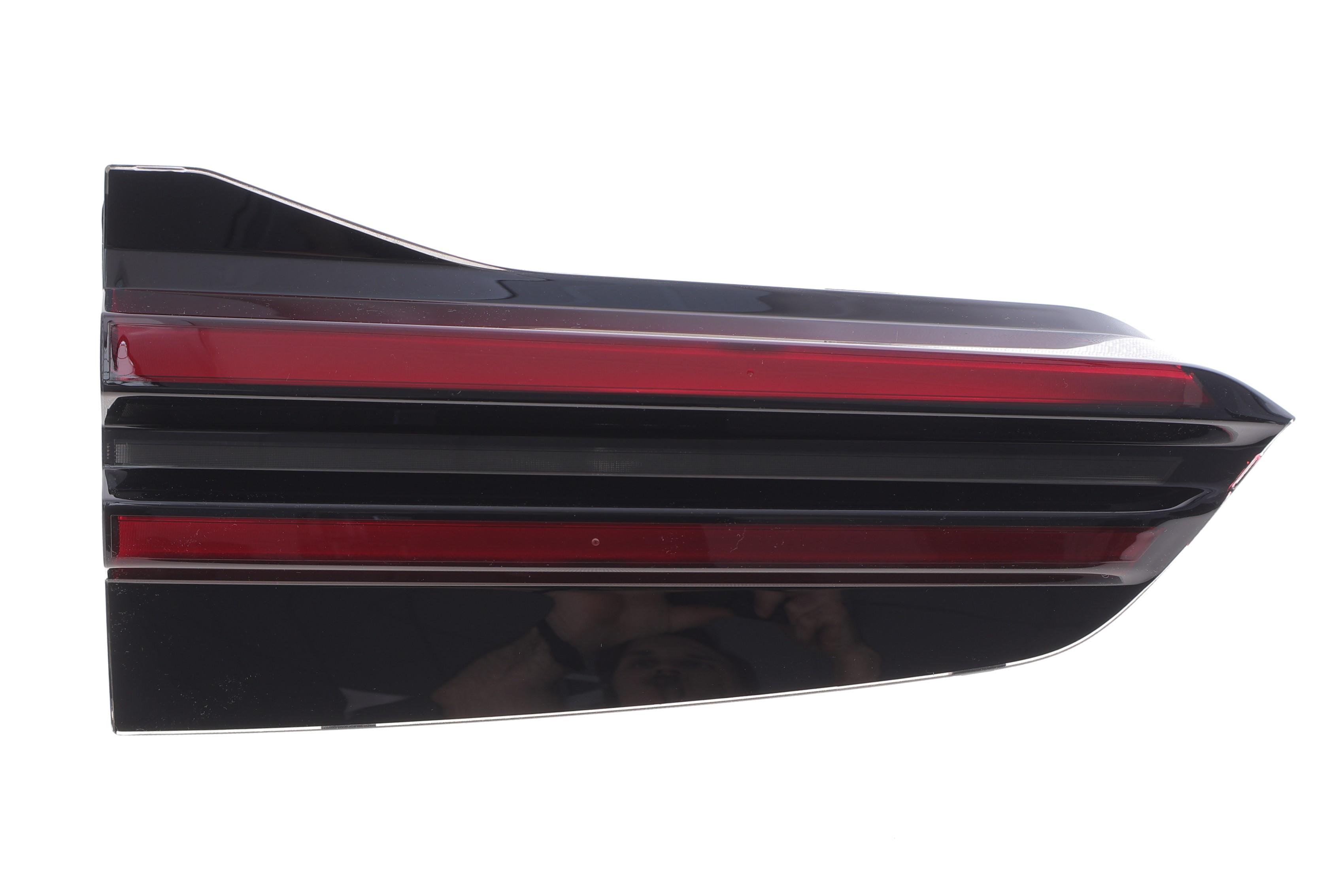 Фонарь задний BMW X5 (G05) 18- (R) (на крышку багажника)