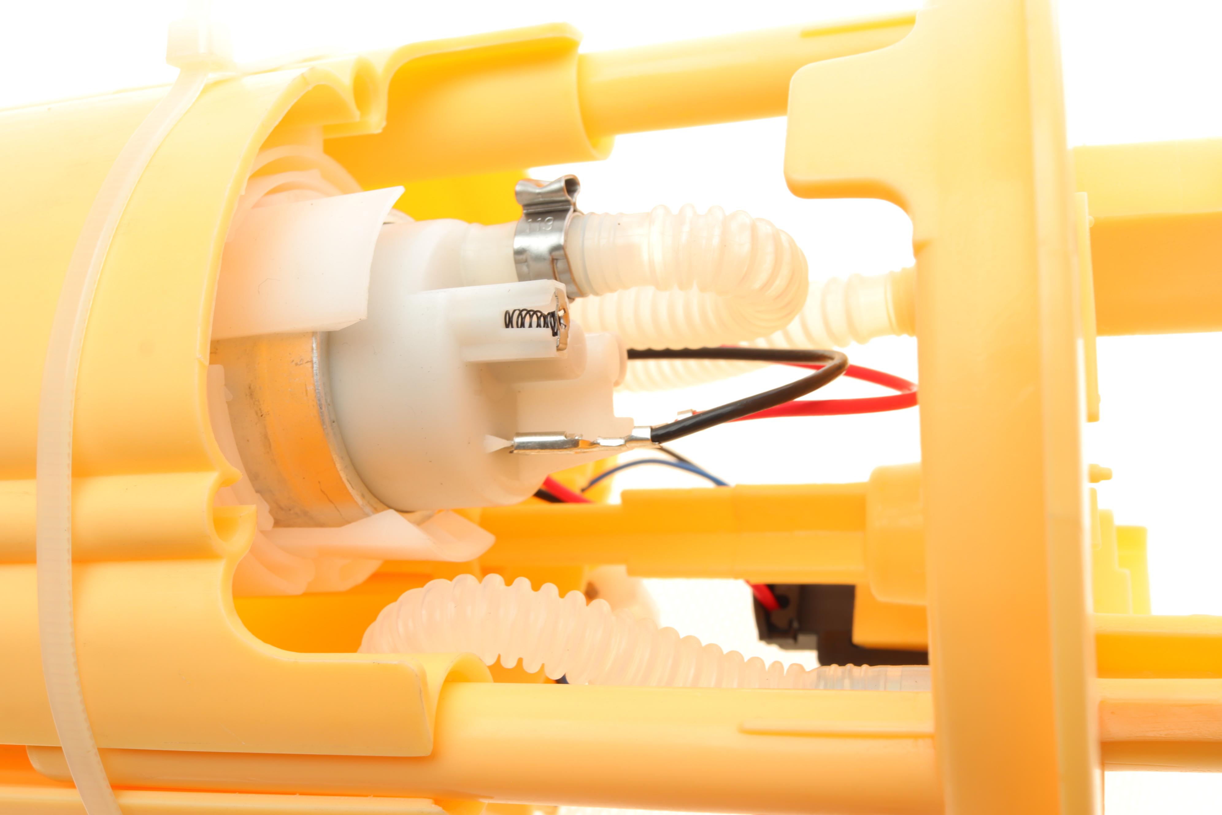 Насос топливный Fiat Scudo/Citroen Jumpy 2.0HDi/JTD 99- (HÜCO)