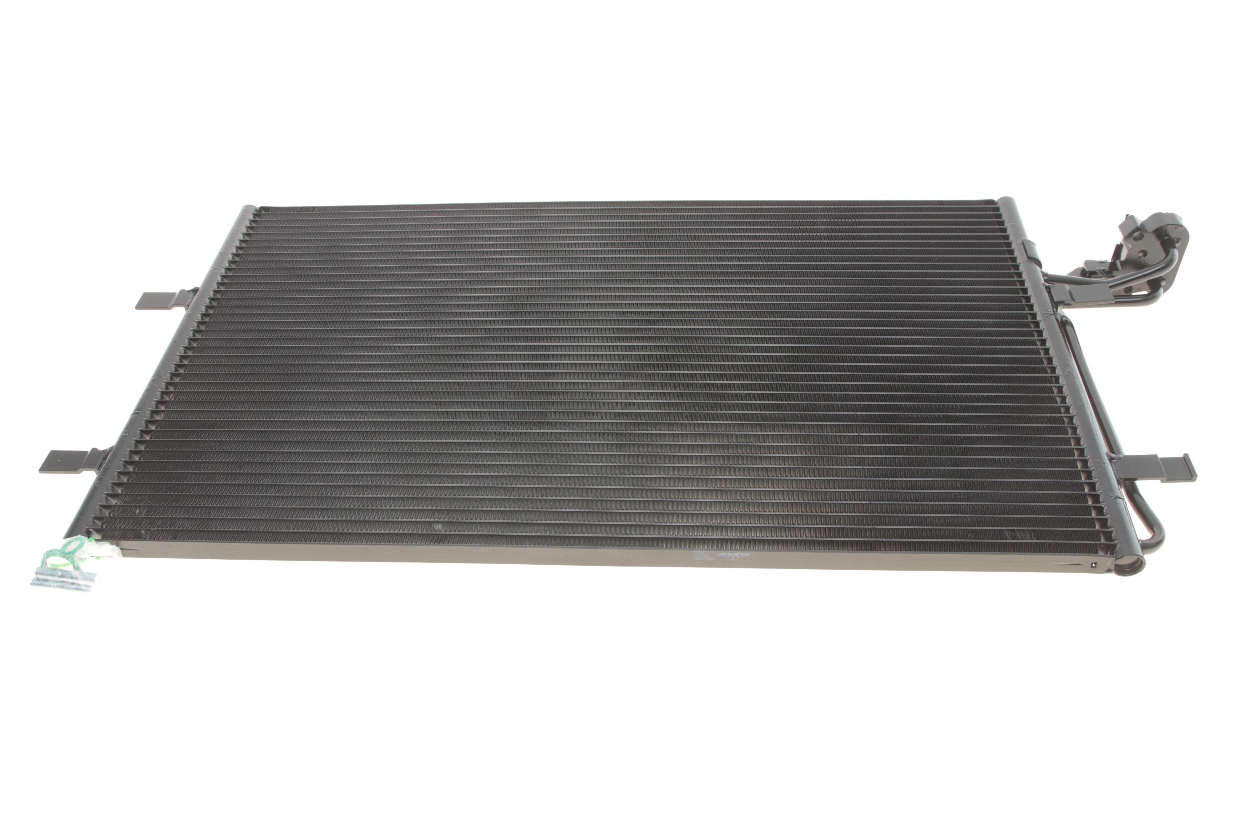 Радіатор кондиціонера Volvo C30/C70/S40/V50 04-