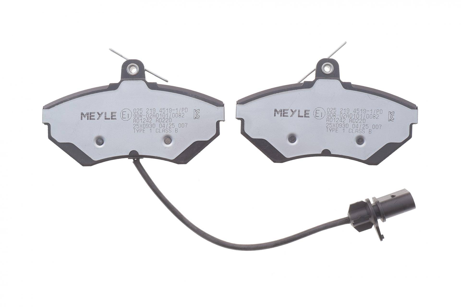 Колодки гальмівні (передні) Audi A4 94-01/VW Passat 96-00 (з датчиком)