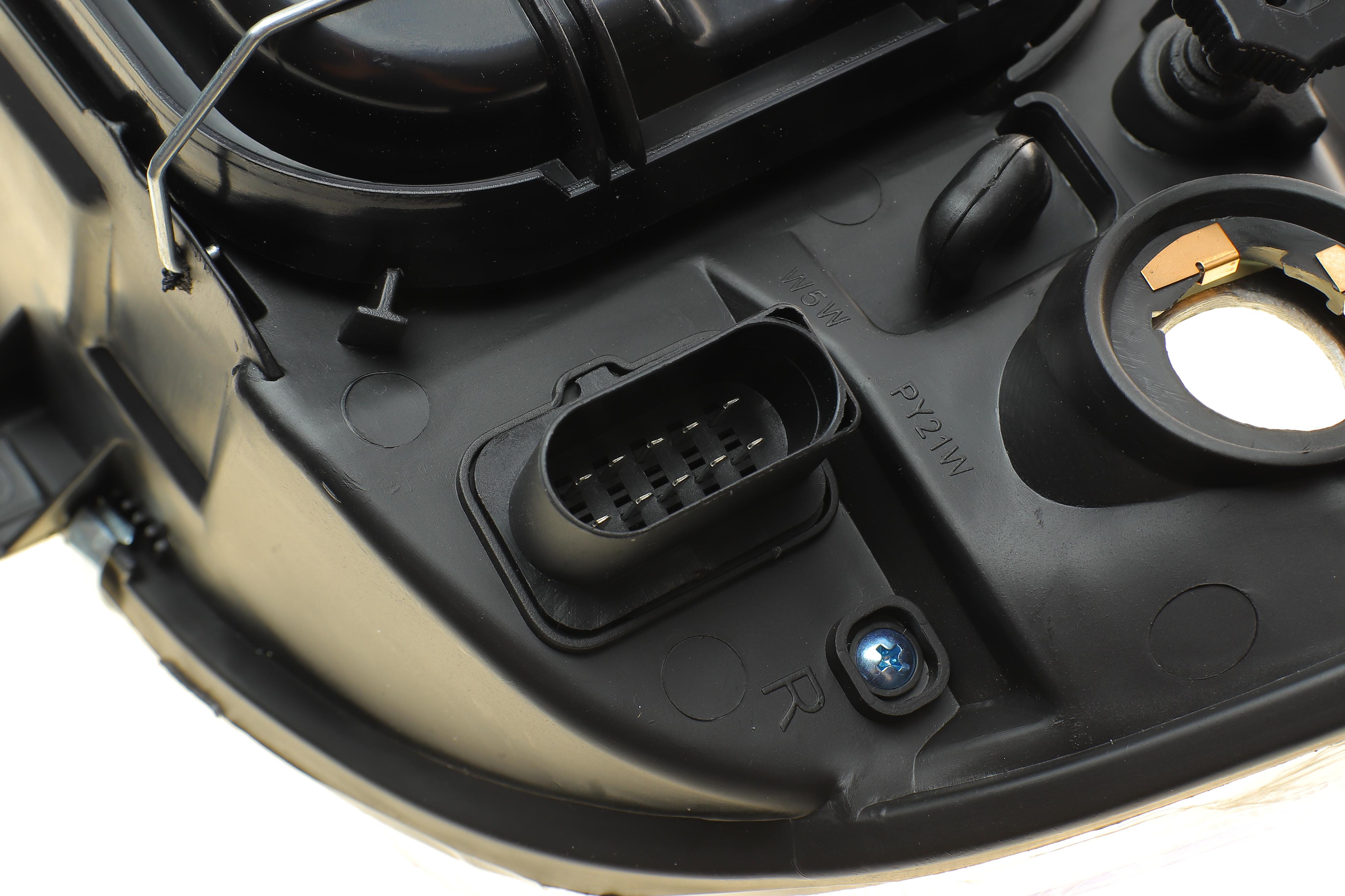 Фара (R) MB Sprinter CDI 03- (с галогенкой) (8292)