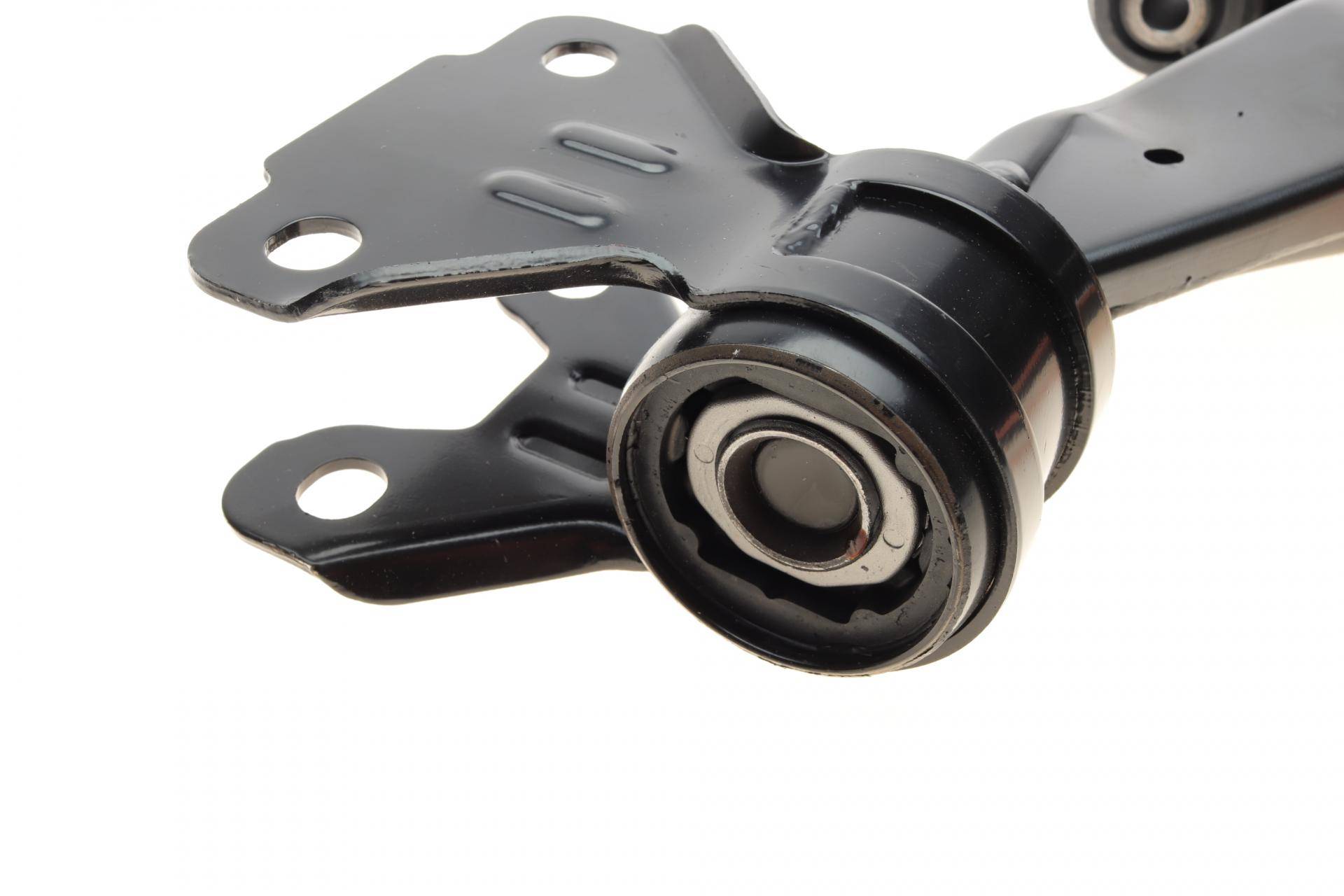 Важіль підвіски (передній/знизу) (R) Ford Focus III/C-Max II/Grand C-Max 10- (з кульовою) (d=21mm)