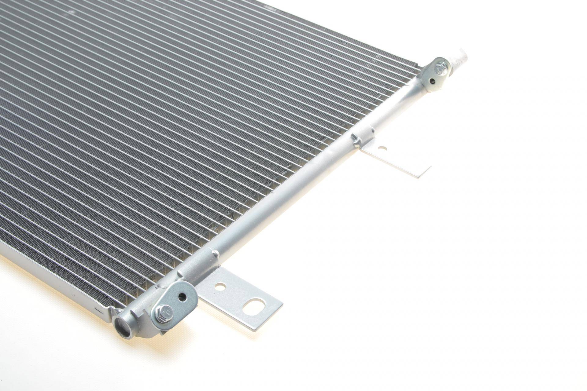 Радіатор кондиціонера Citroen Berlingo/Jumpy/Peugeot Expert/Partner 16-