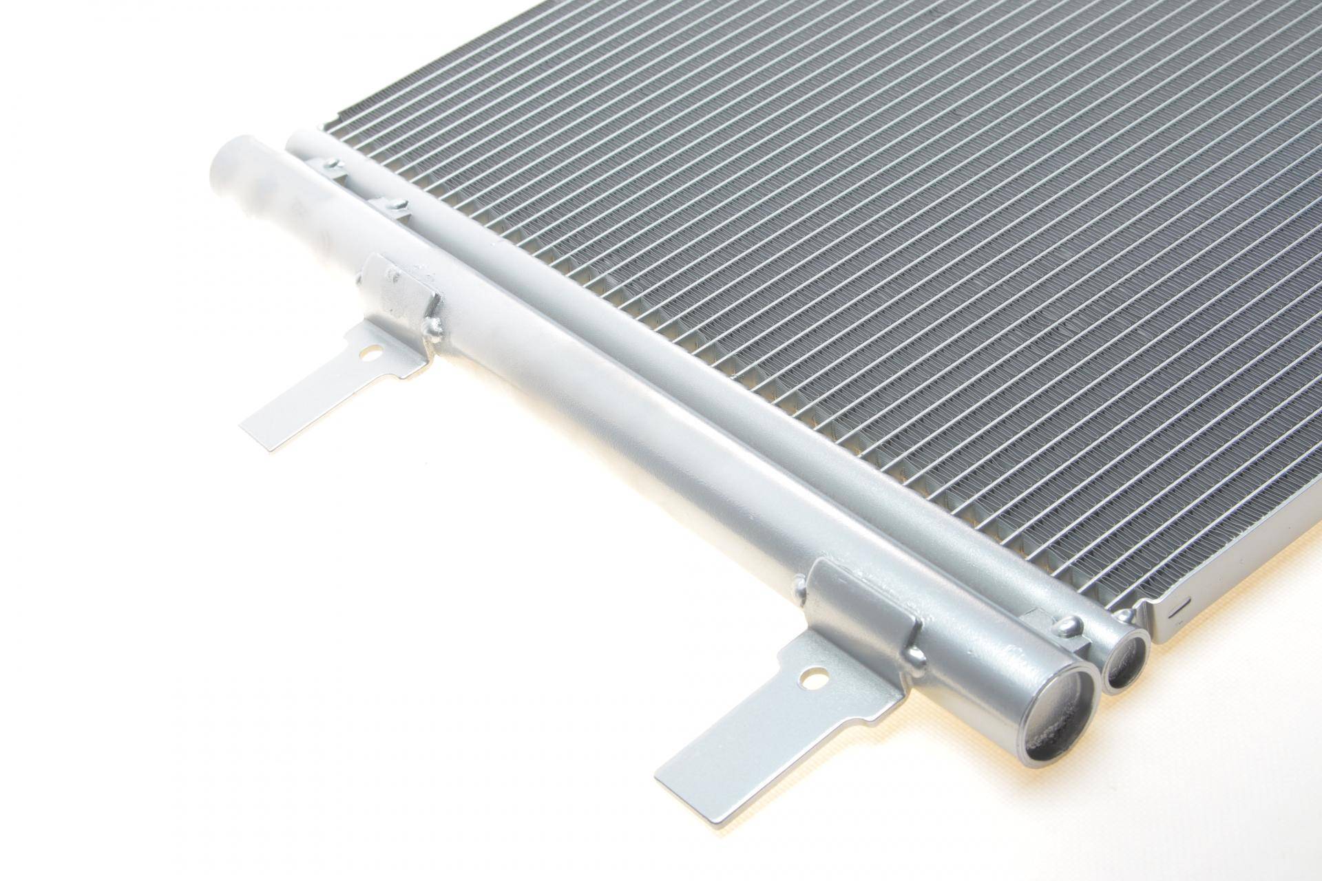 Радіатор кондиціонера Citroen Berlingo/Jumpy/Peugeot Expert/Partner 16-