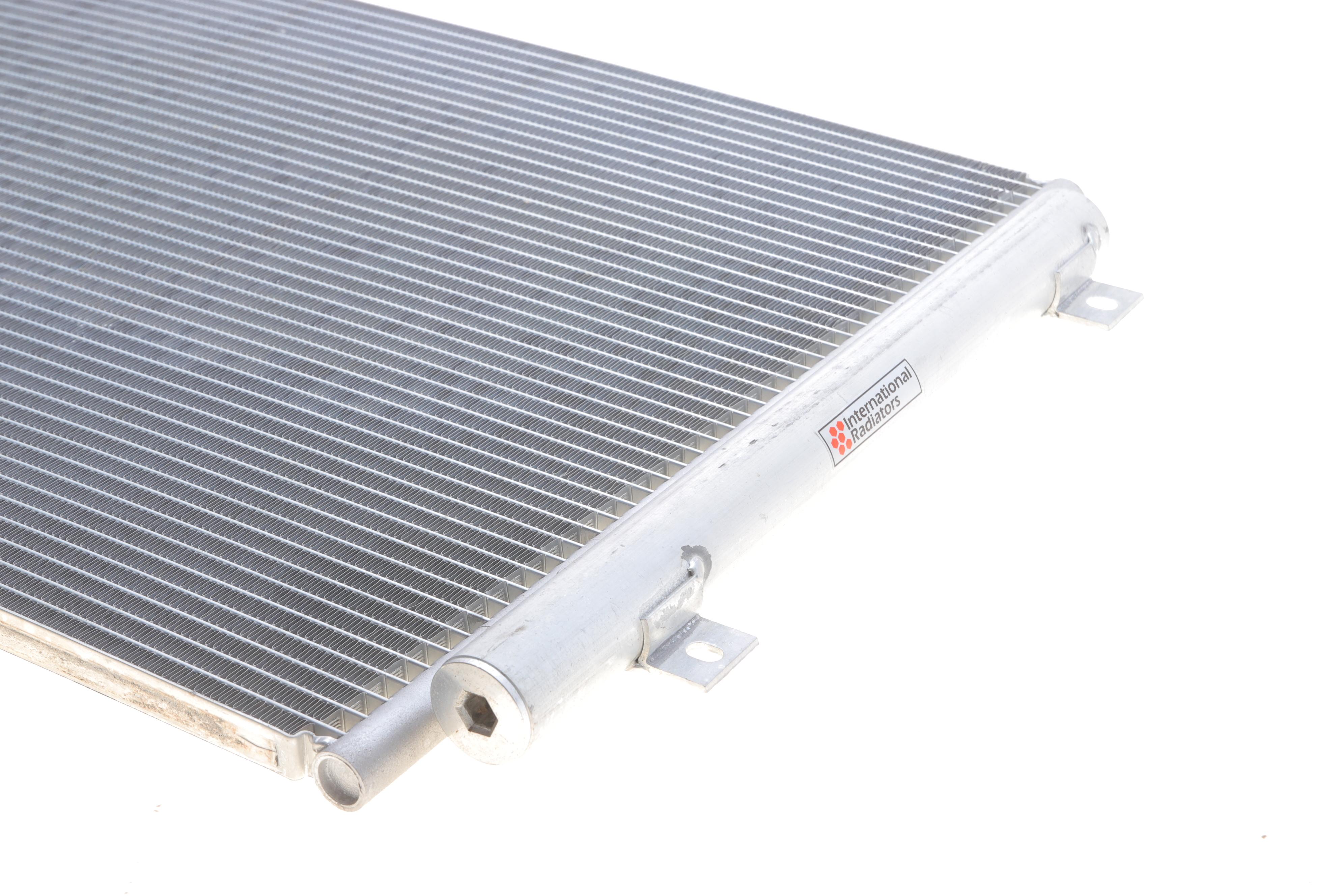 Радіатор кондиціонера (з осушувачем) VW Passat 1.4-3.6 05-16