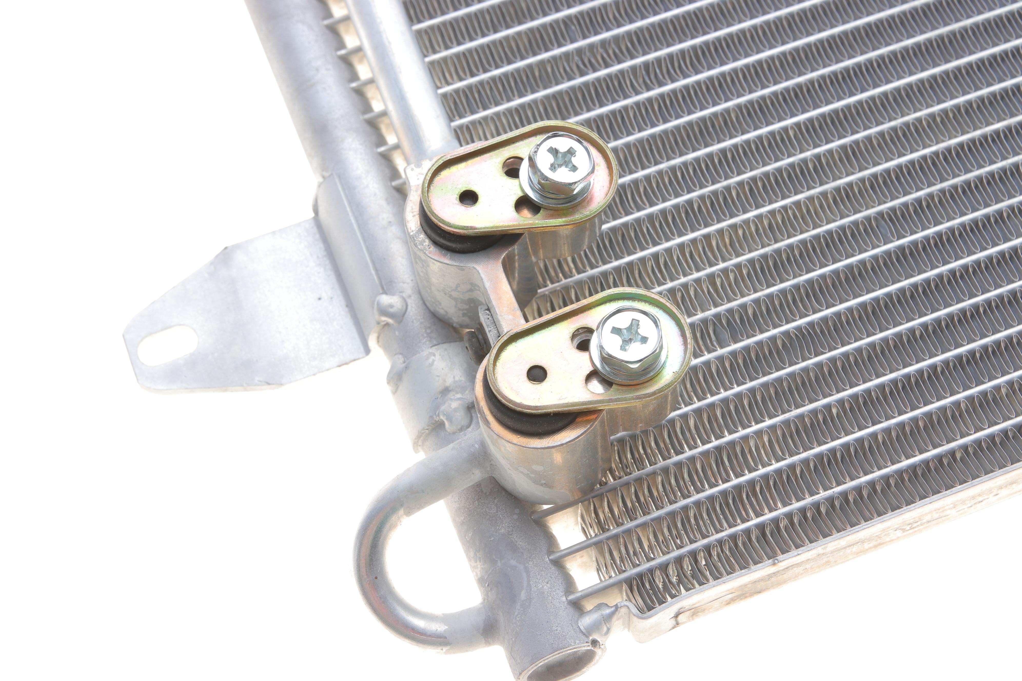 Радіатор кондиціонера (з осушувачем) VW Passat 1.4-3.6 05-16