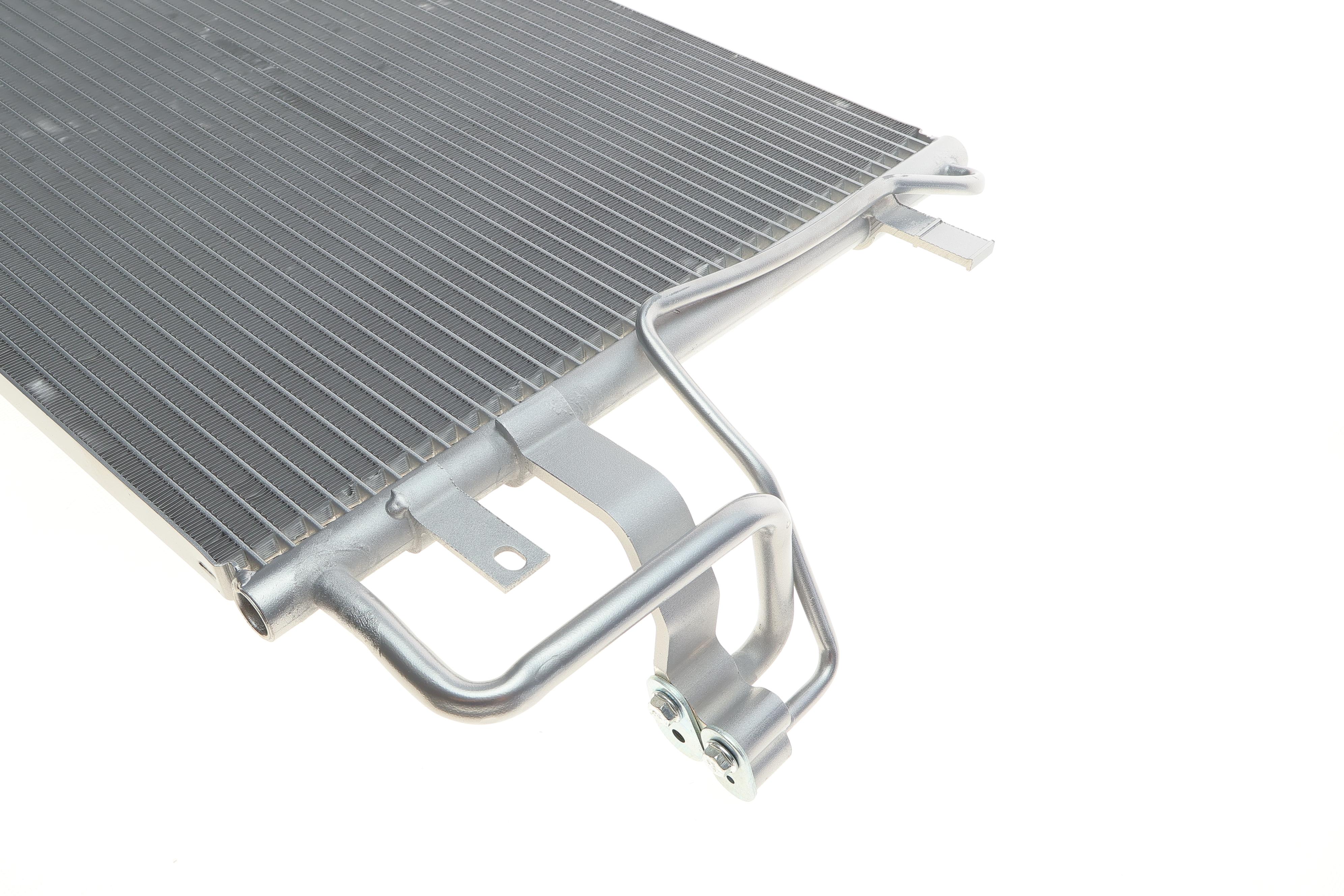 Радіатор кондиціонера (з осушувачем) Hyundai Tucson/Kia Sportage 2.0D 04-