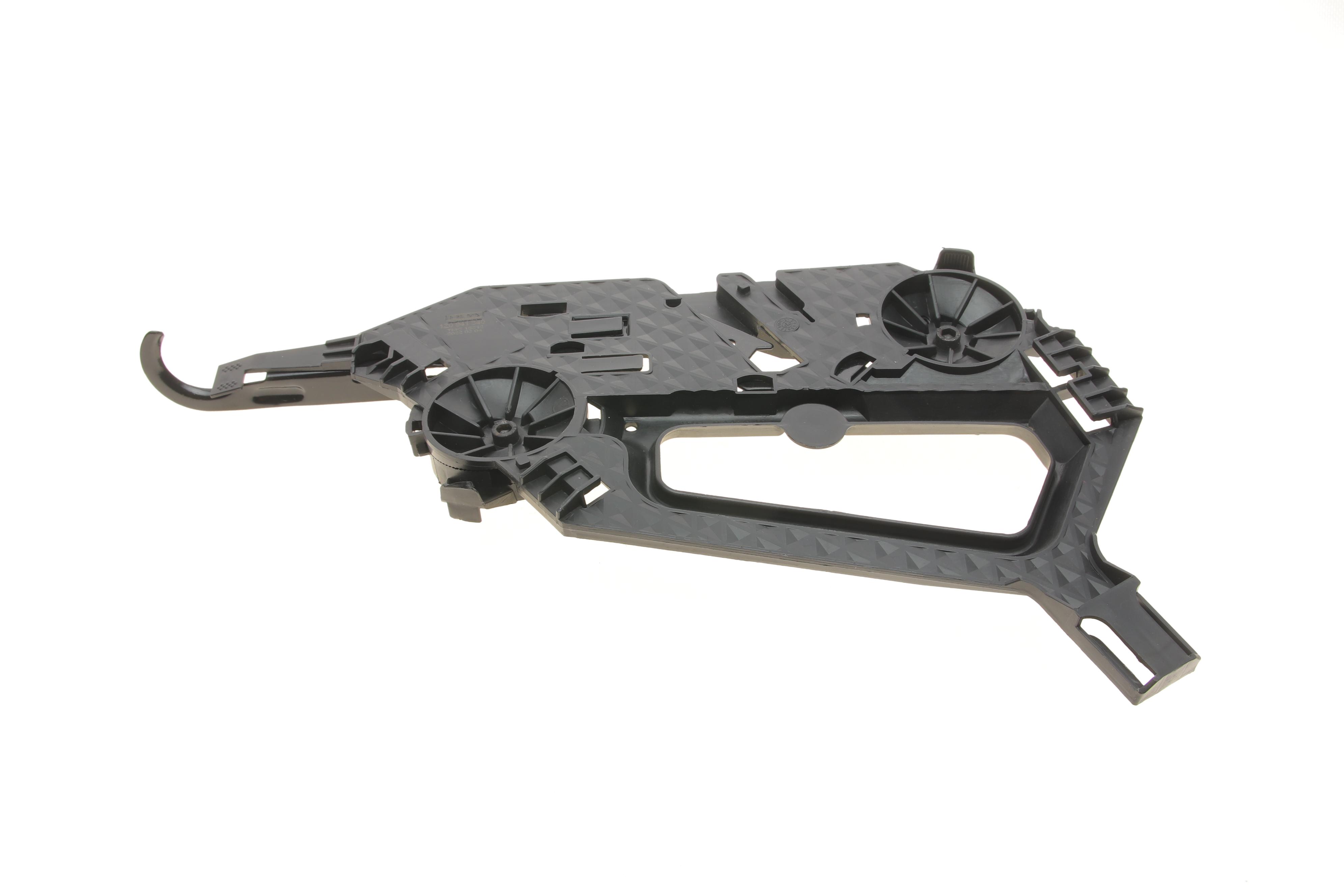 Кронштейн крепления фары Skoda Octavia 04-13 (R)