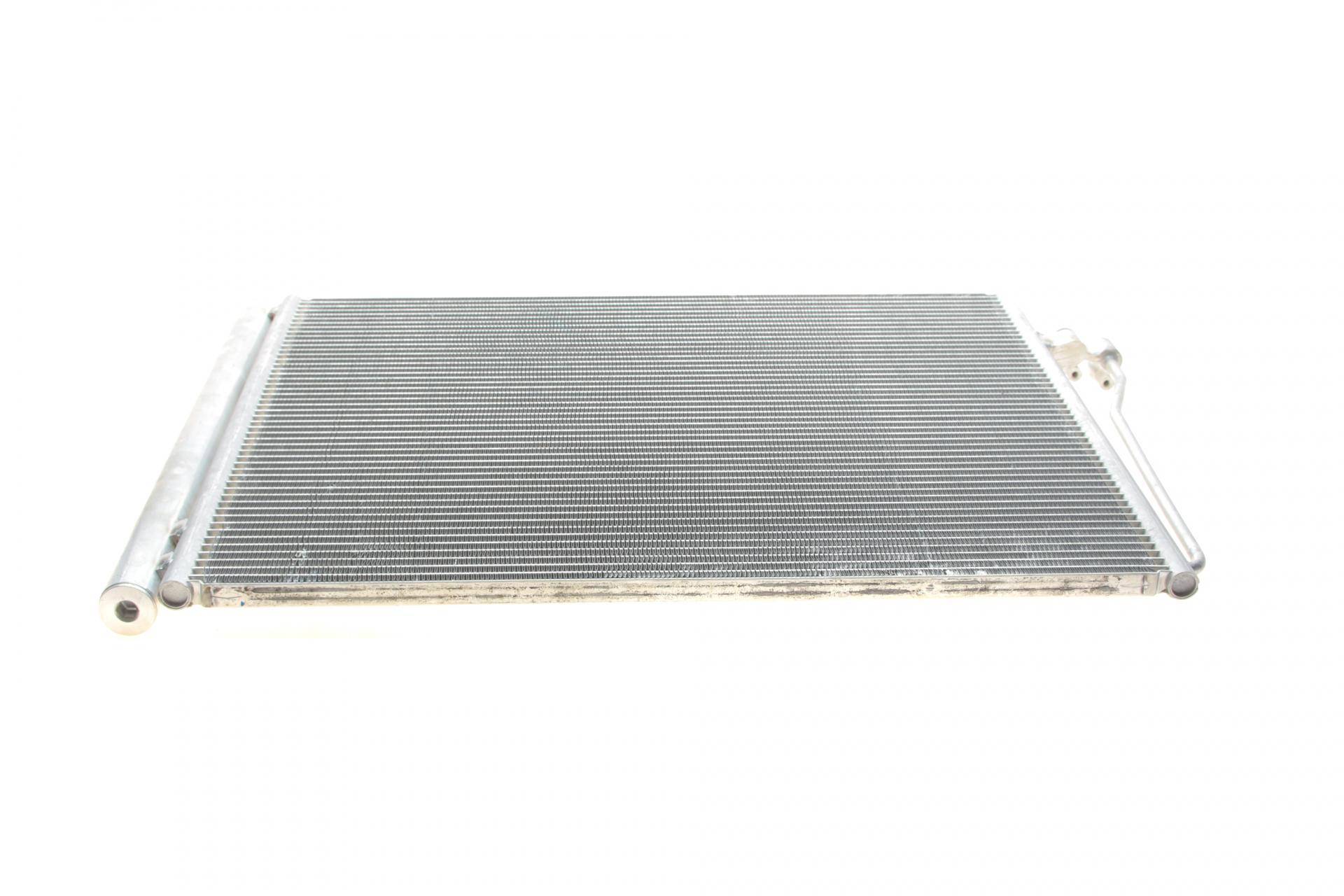 Радіатор кондиціонера BMW 7 (F01-F04) 09-15 N63/N74