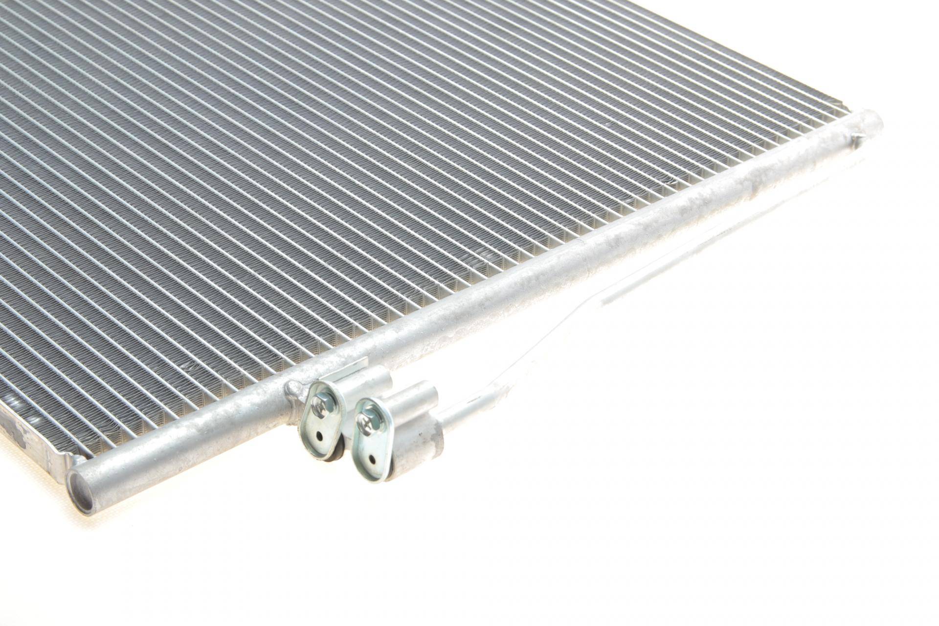 Радіатор кондиціонера BMW 7 (F01-F04) 09-15 N63/N74