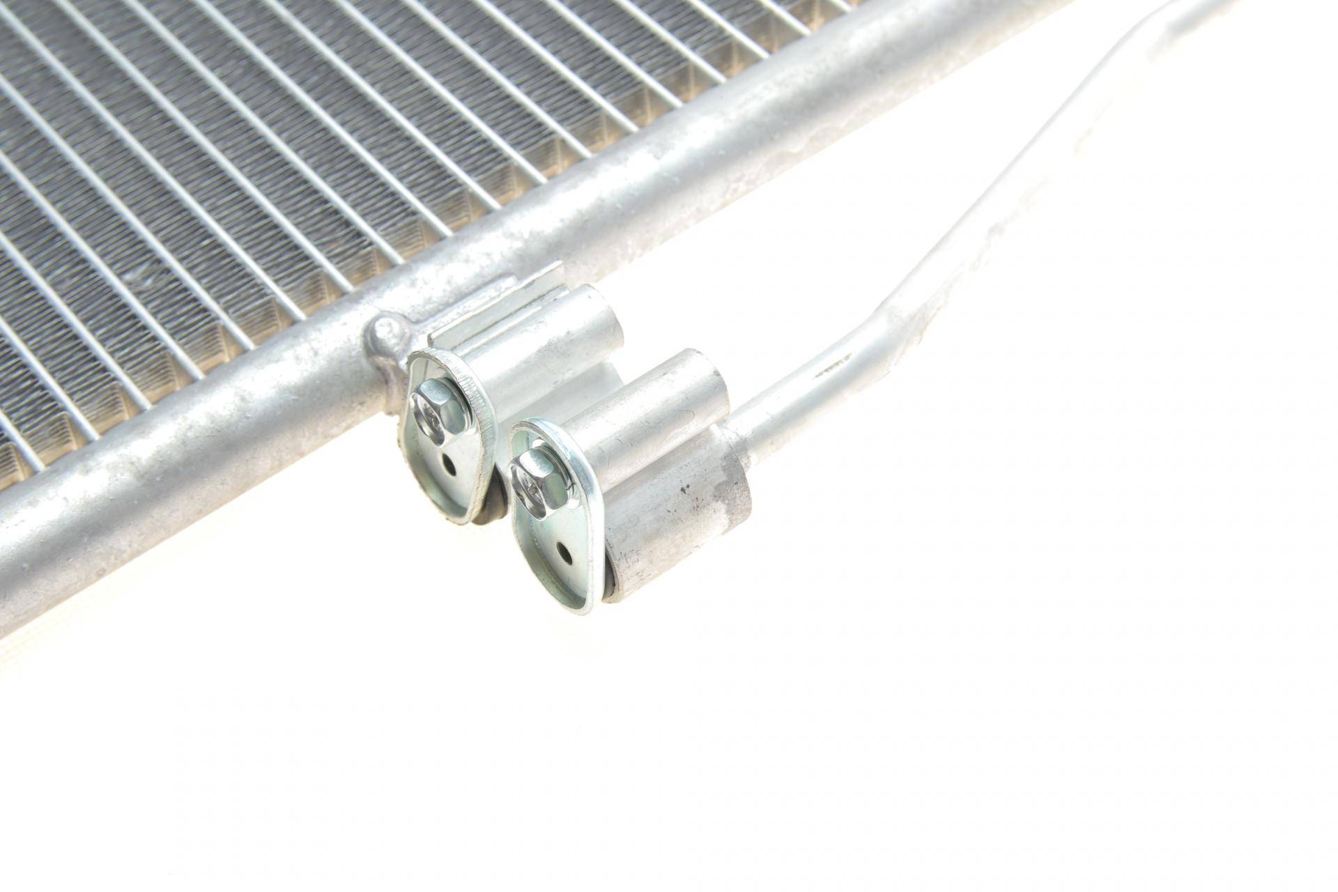 Радіатор кондиціонера BMW 7 (F01-F04) 09-15 N63/N74