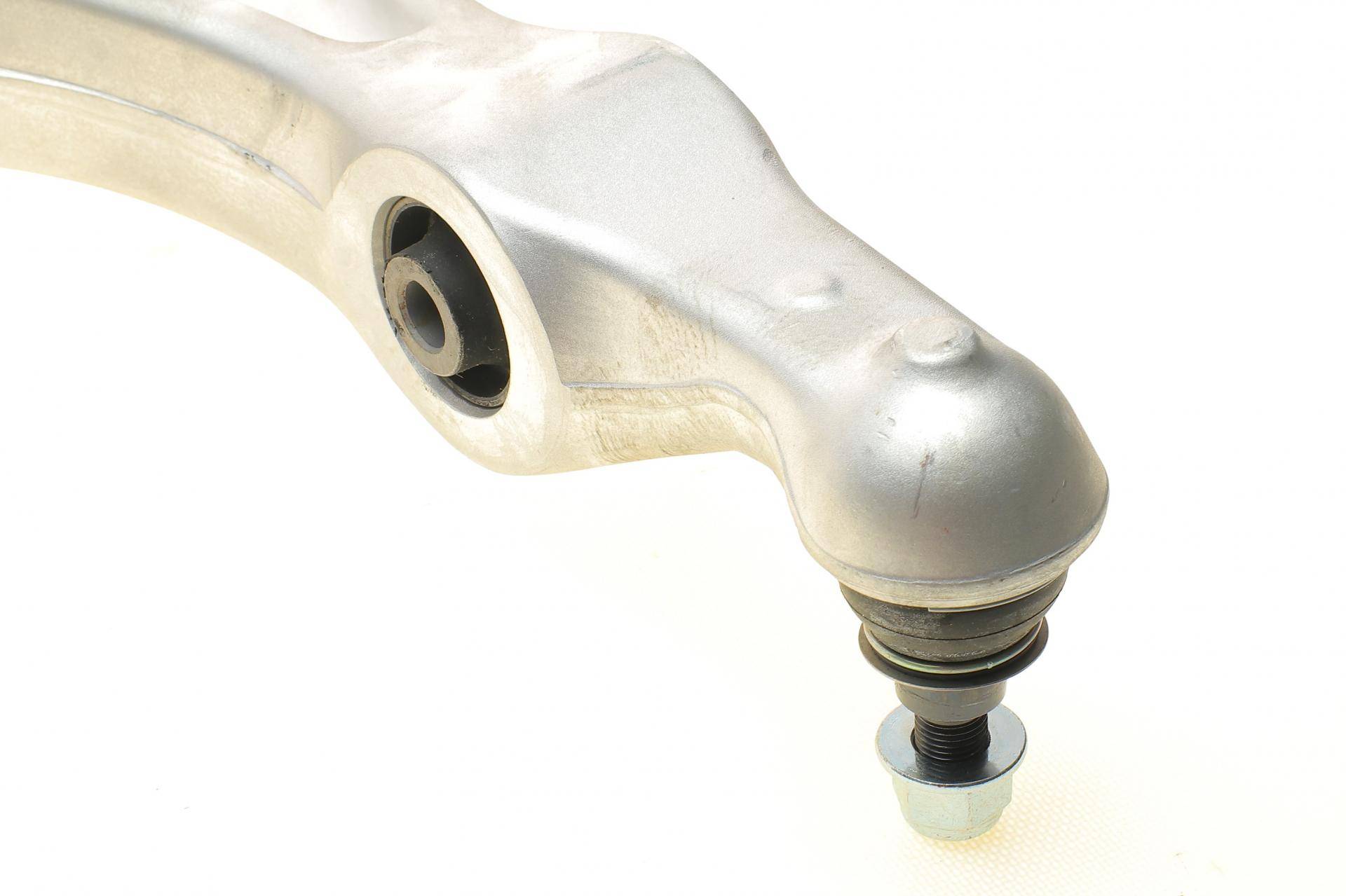 Важіль підвіски (передній/знизу) (R) Audi Q7 06-15/VW Touareg/Porsche Cayenne 10-